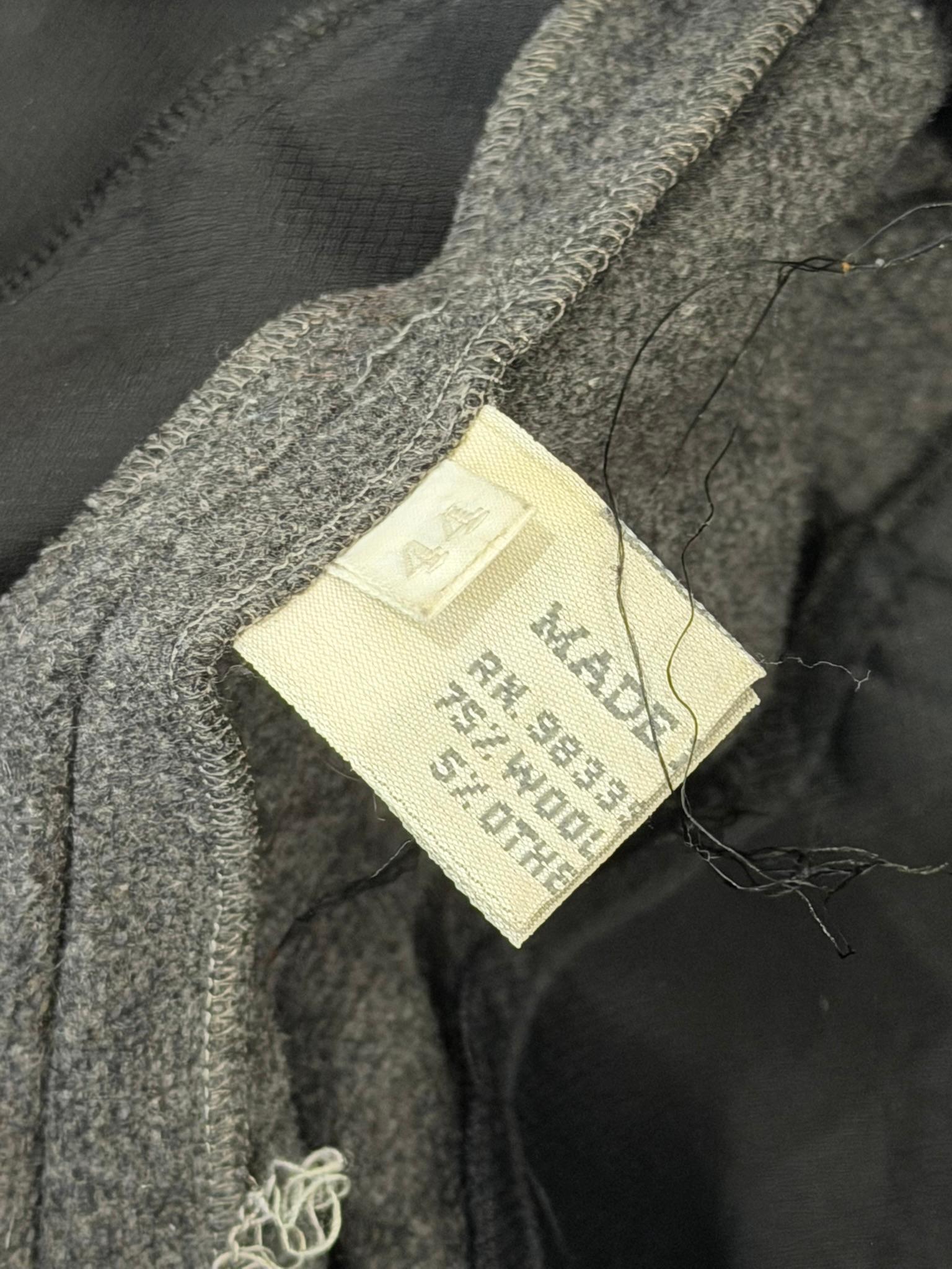 Miu Miu F/W 1999 Grey Wool Tailored Zip Jacket and Skirt Ensemble For Sale 3