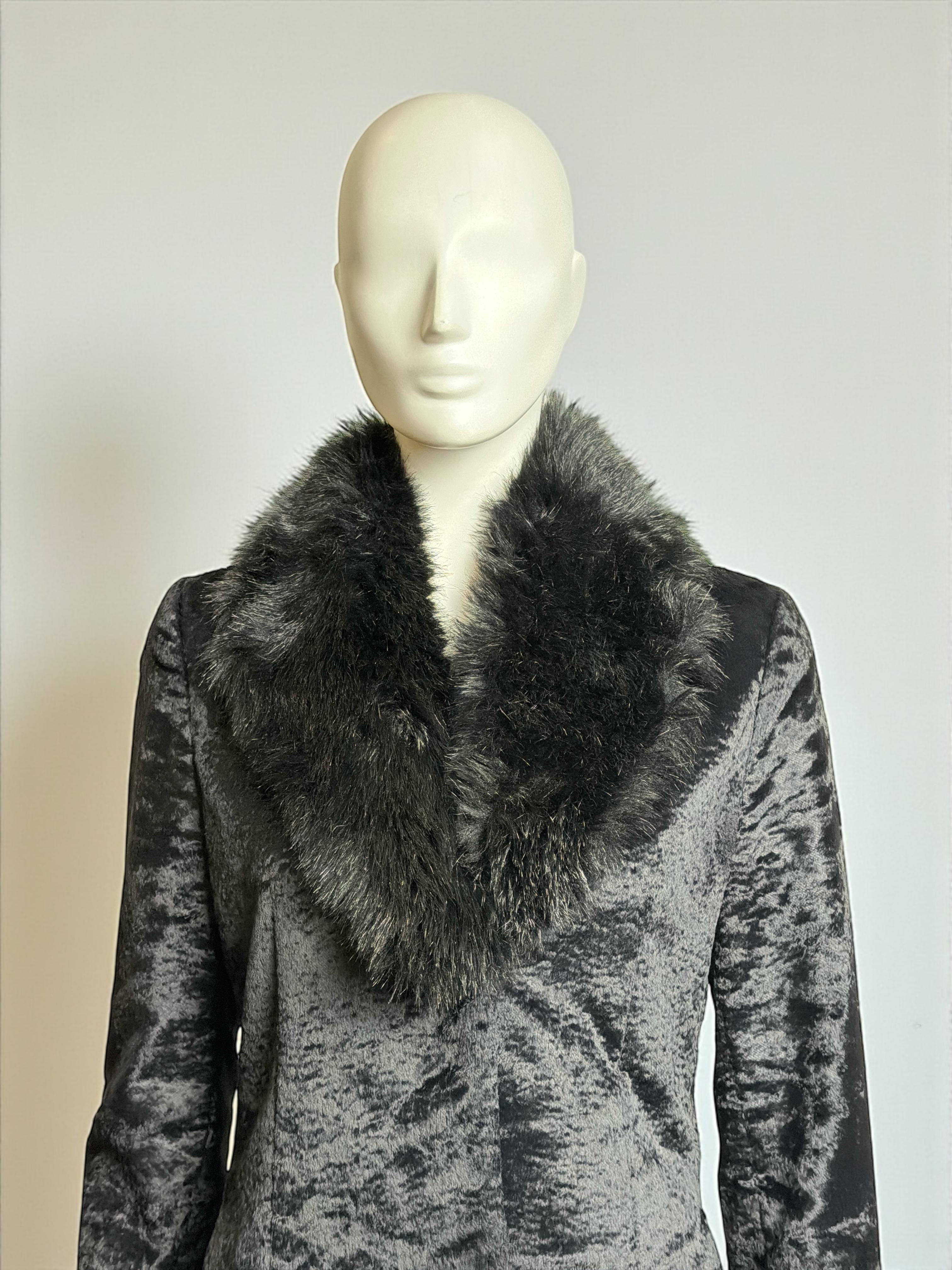 Miu Miu F/W 2000 Faux Astrakan Fur Coat with Detachable Collar en vente 2