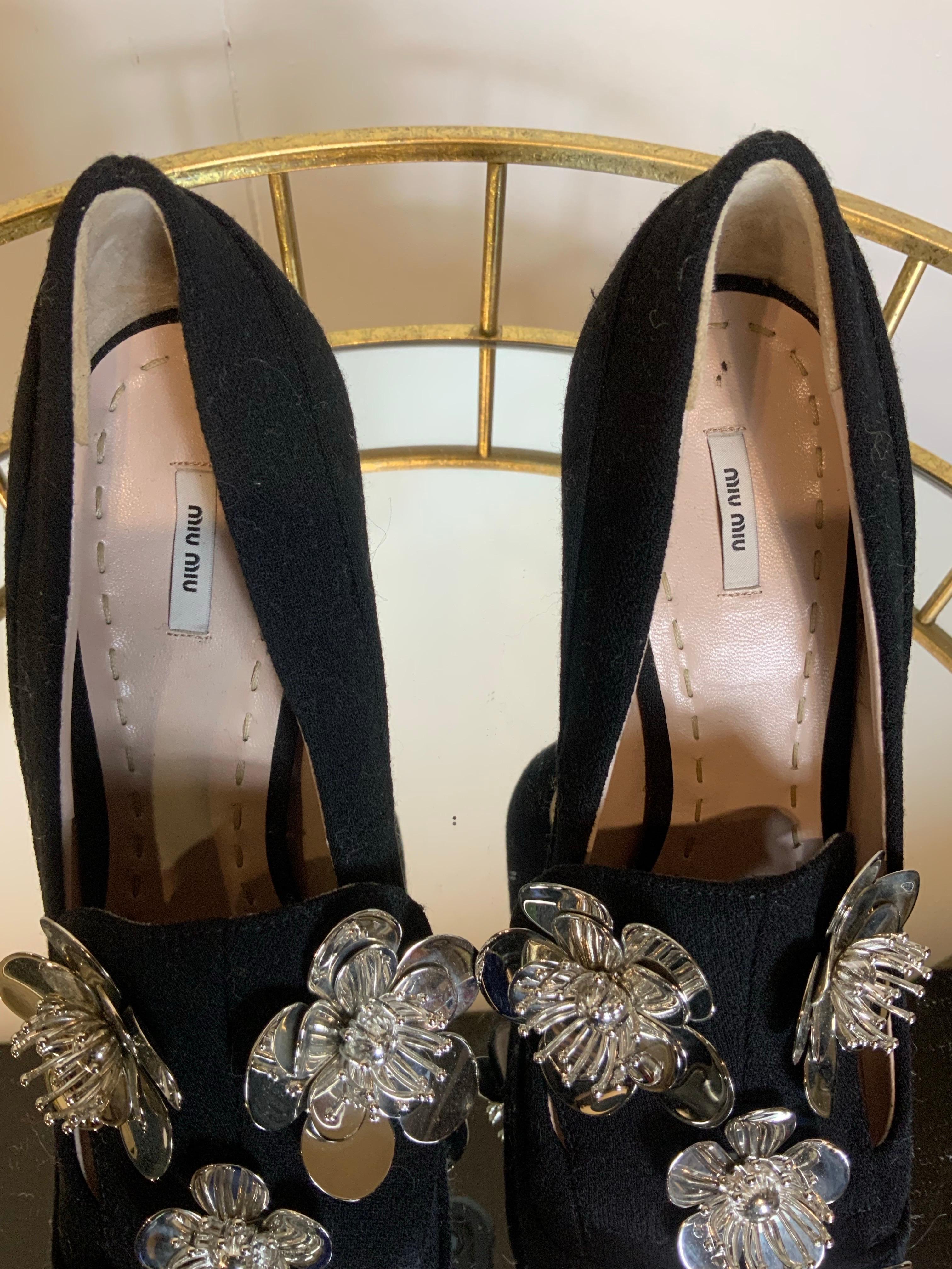 Bombas Miu Miu Otoño 2010 flor negra en venta 2