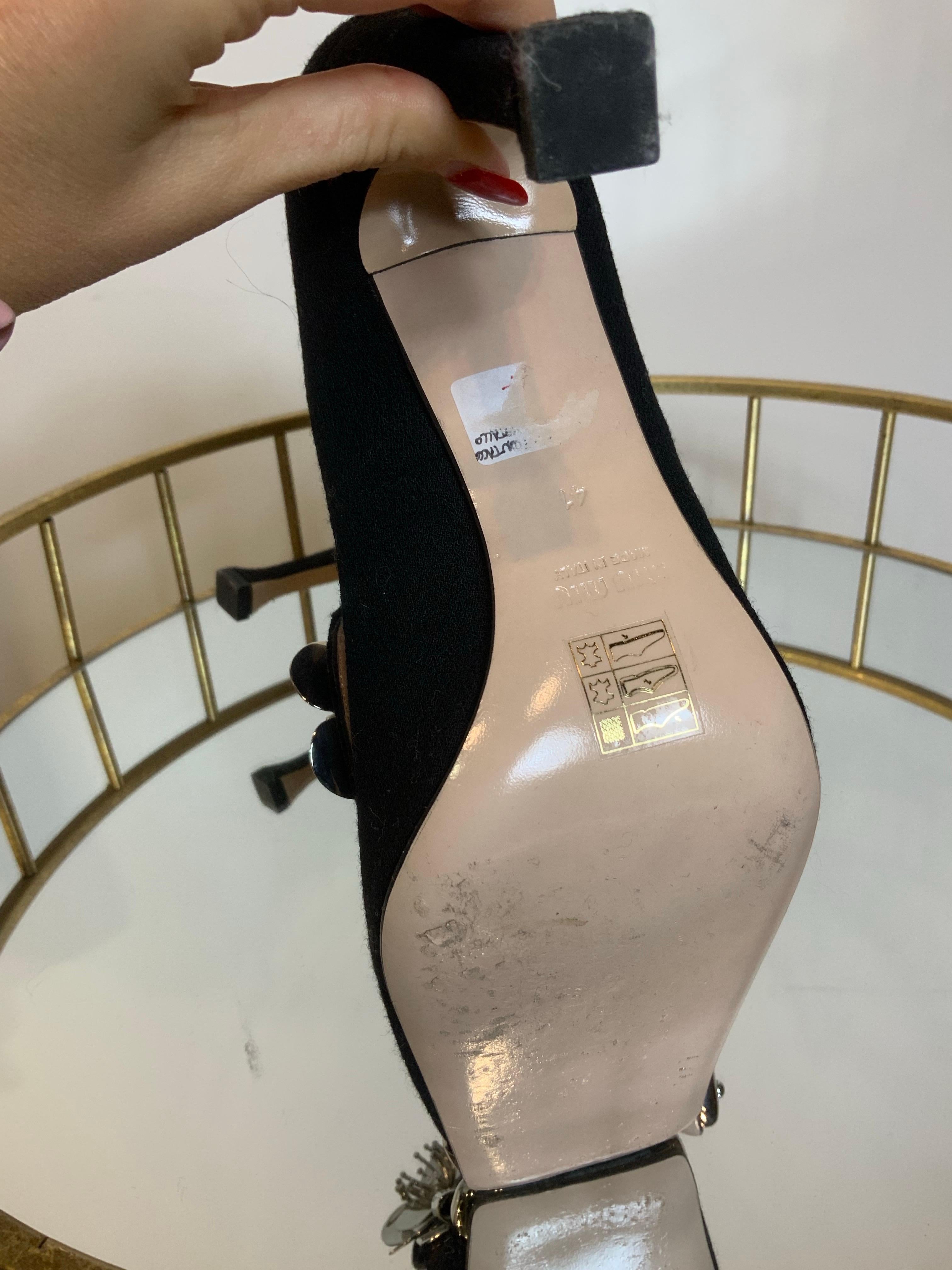 Bombas Miu Miu Otoño 2010 flor negra en venta 4