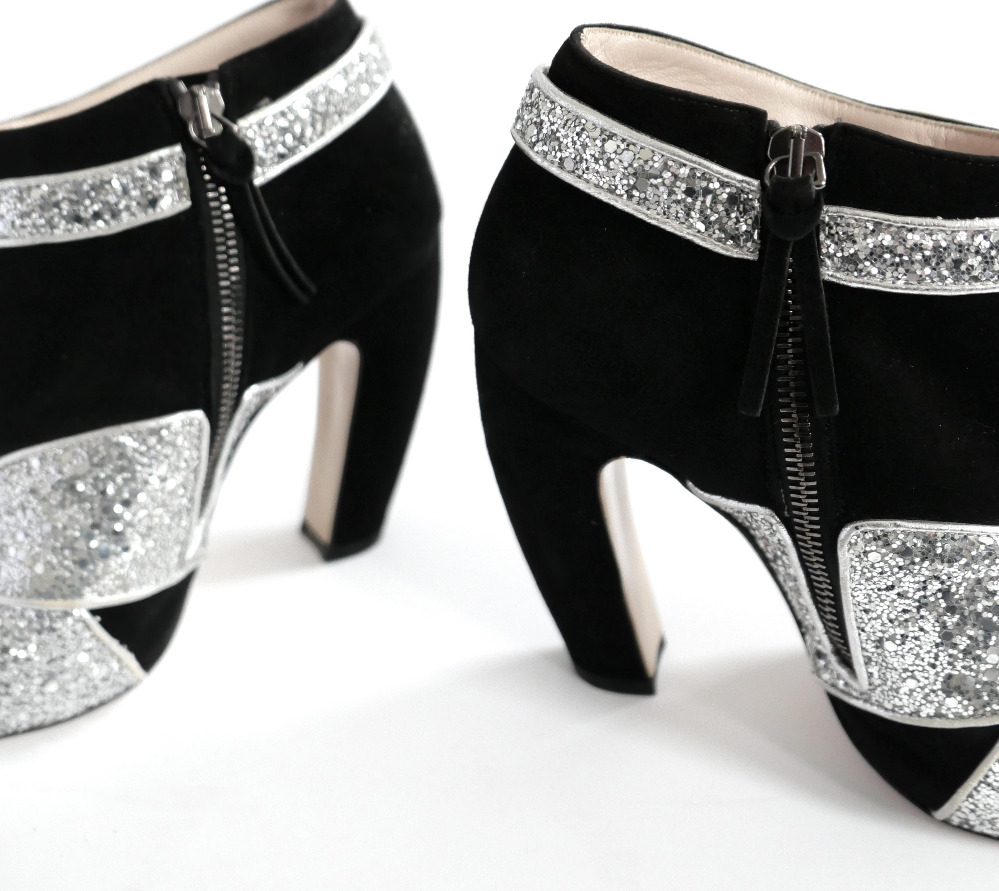 Miu Miu Herbst 2011 Glitzer & Wildleder Gebogener Absatz Stiefelette Booties Damen im Angebot