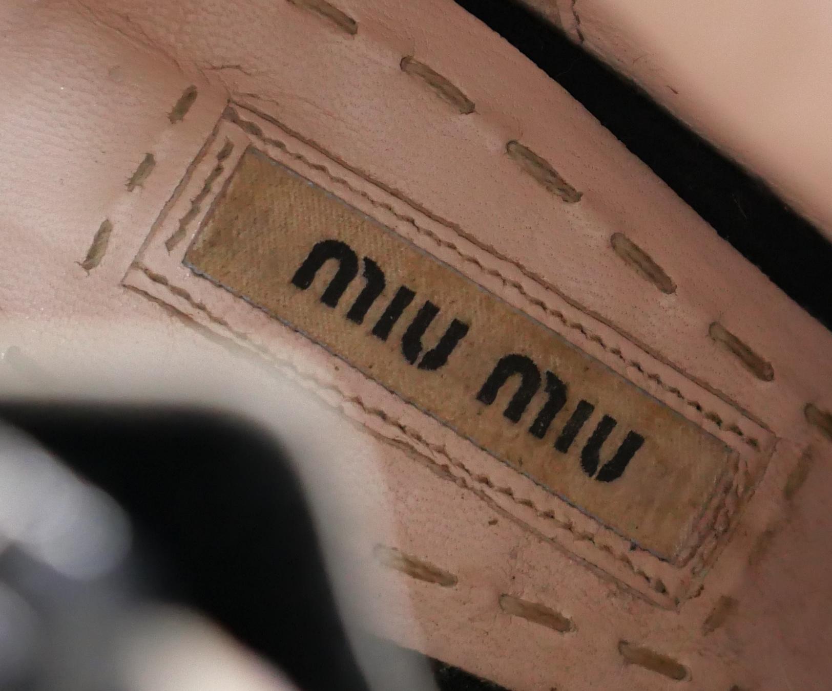 Miu Miu Herbst 2011 Glitzer & Wildleder Gebogener Absatz Stiefelette Booties im Angebot 1