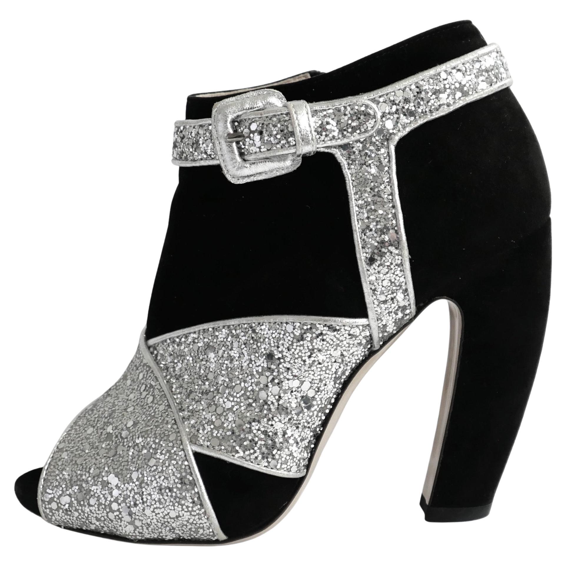 Miu Miu Herbst 2011 Glitzer 
Wildleder Gebogener Absatz Stiefelette Booties im Angebot