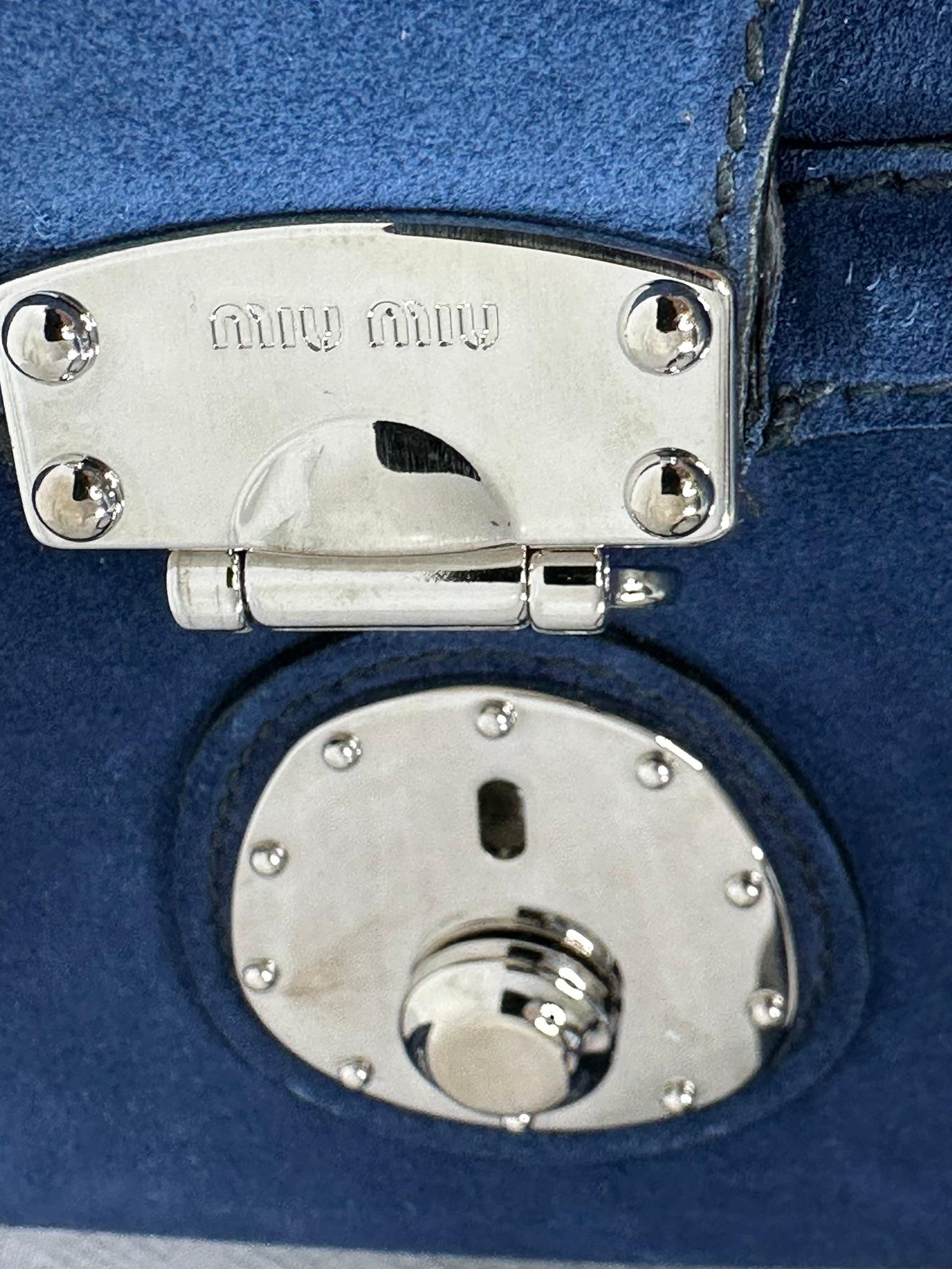 Miu Miu Fall 2012 Look 23  Bright Blue Suede Structured Handle/Shoulder Bag en vente 12