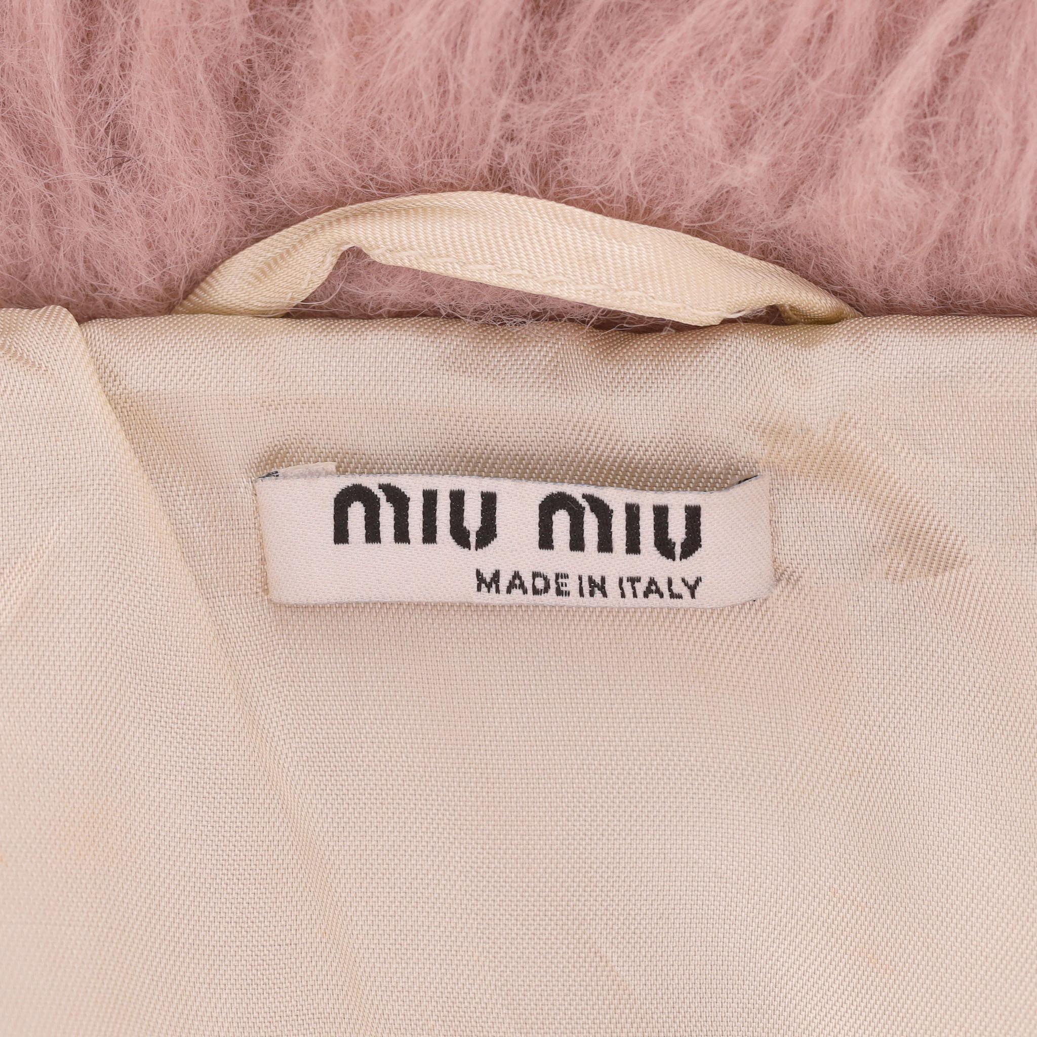 Donna Coates in pelliccia sintetica Miu Miu in vendita