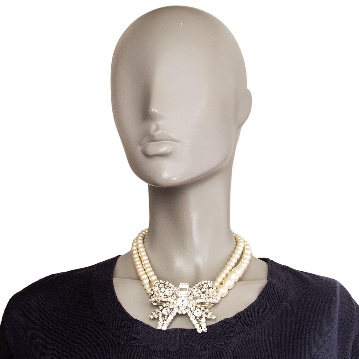 Miu Miu faux pearl rhinestones Bow Necklace In Excellent Condition In Zürich, CH