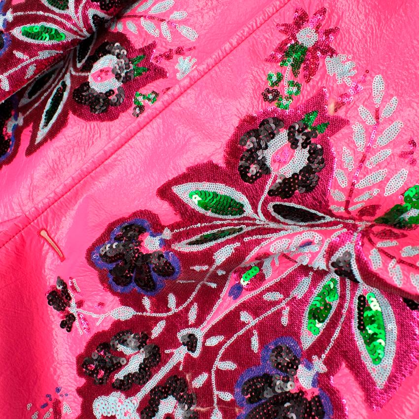 Miu Fuchsia verschönerter glänzender Lackmantel XS 40 IT im Zustand „Neu“ in London, GB