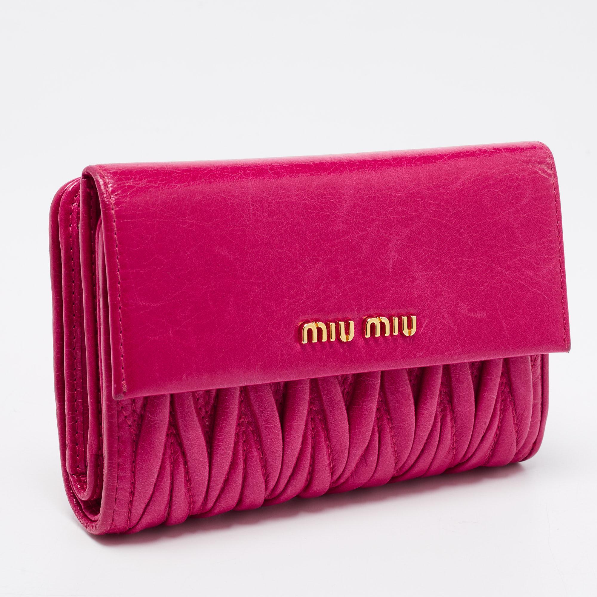 miu miu cherry wallet