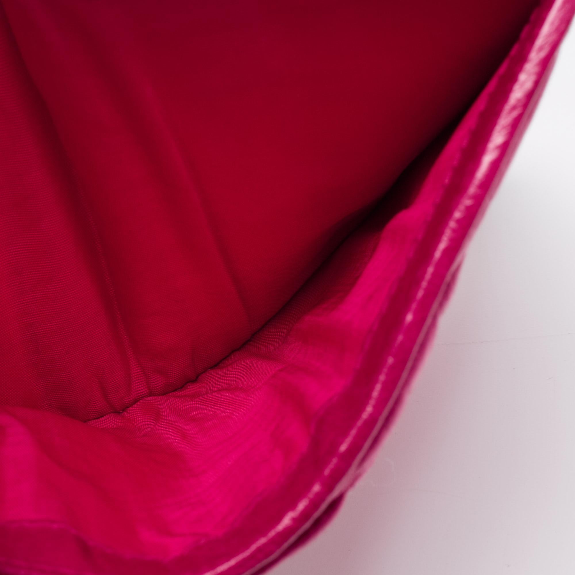 Miu Miu Fuchsia Matelasse Leather Flap Compact Wallet In Good Condition In Dubai, Al Qouz 2