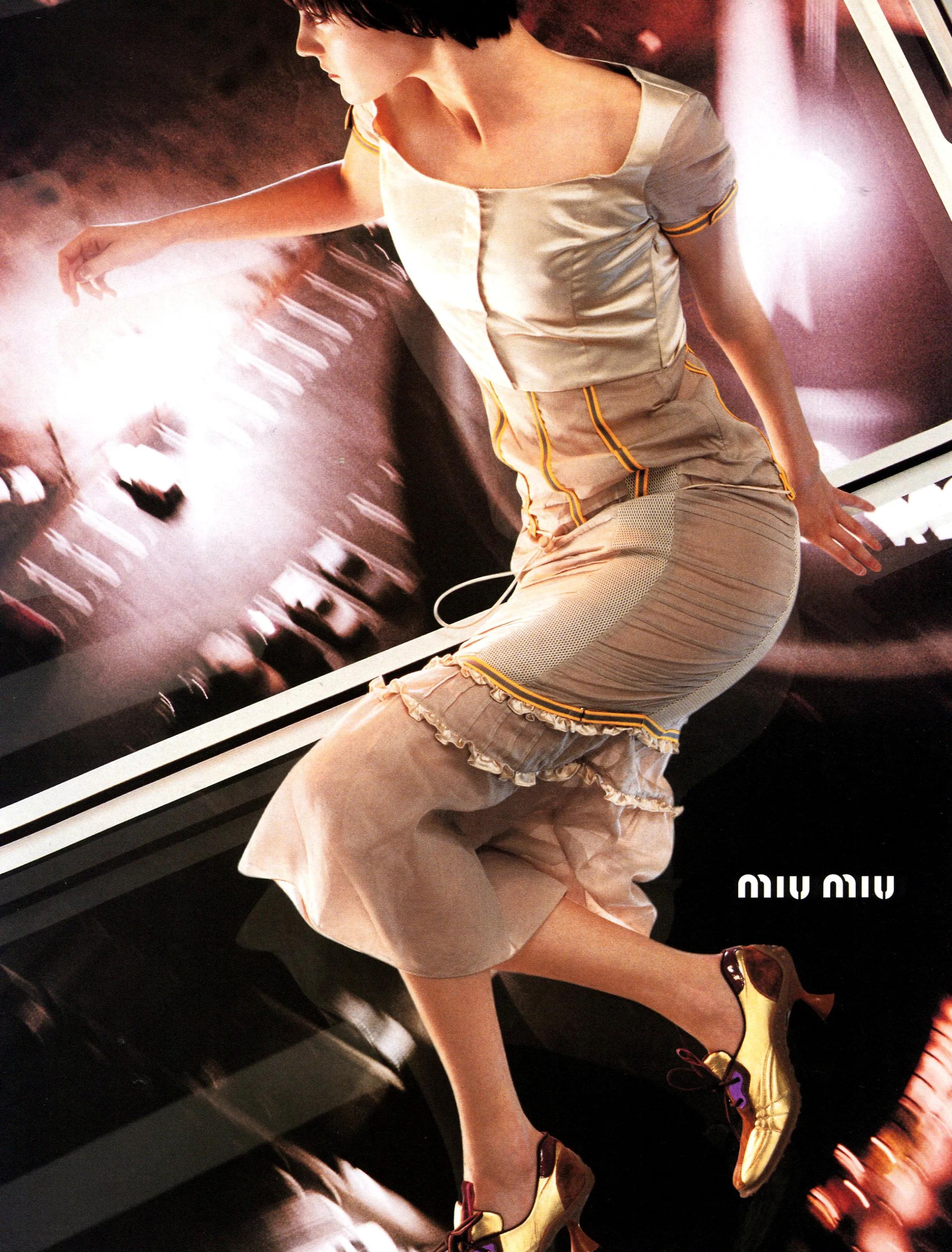 Miu Miu FW1999 Metallic Gold Bubble Sole Heels – Iconic Runway Collectible For Sale 3