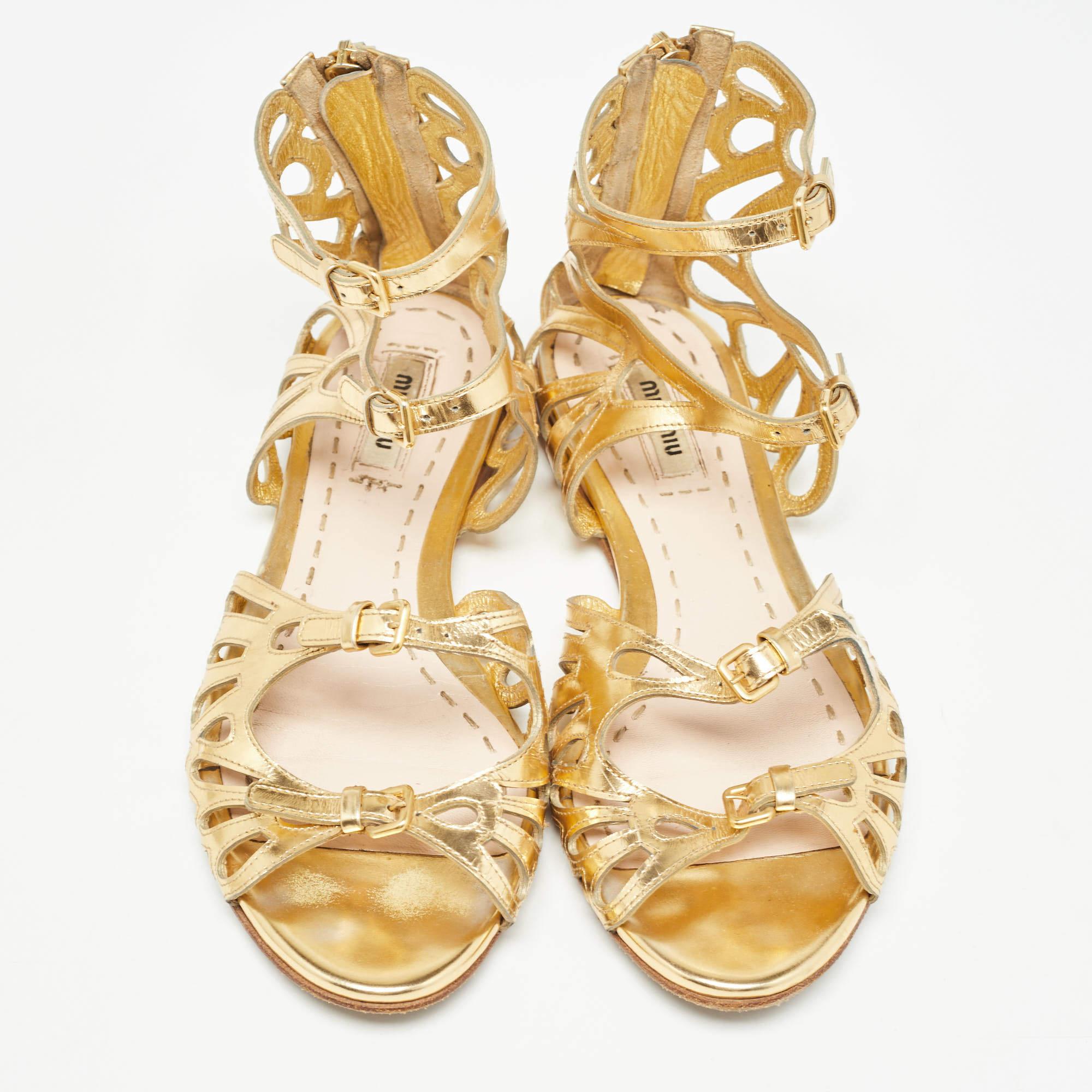 Miu Miu Gold Cut Out Leather Flat Sandals Size 36 In Fair Condition For Sale In Dubai, Al Qouz 2