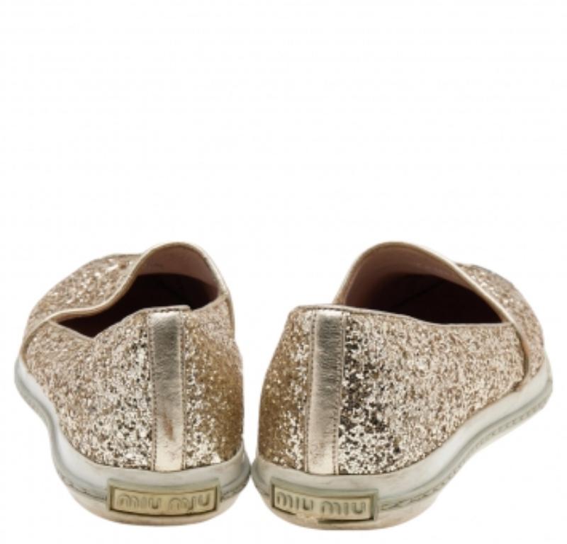 Or Miu Miu Gold Glitter and Metal Cap Toe Slip On Sneakers Size 35 en vente