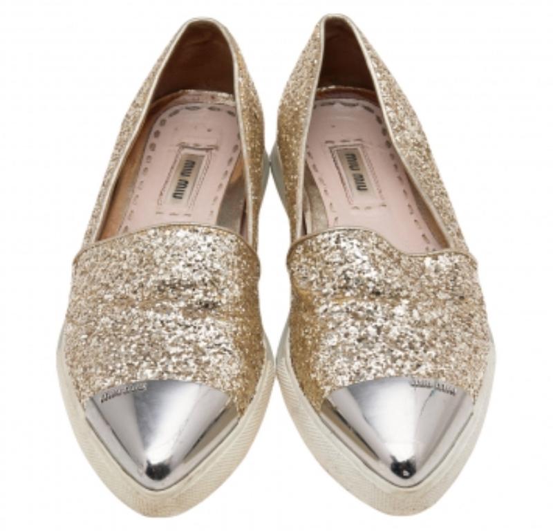 Miu Miu Gold Glitter and Metal Cap Toe Slip On Sneakers Size 35 État moyen - En vente à Dubai, Al Qouz 2