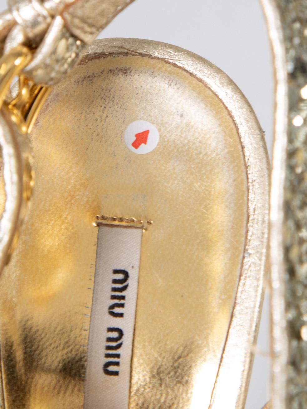 Miu Miu - Tacchi a fascia glitterati dorati Taglia IT 36 in vendita 2