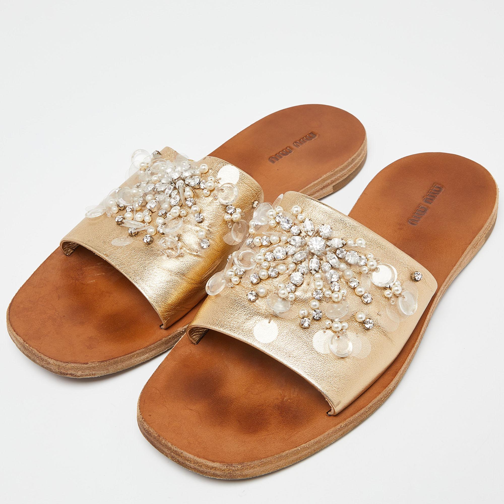 These Miu Miu embellished flats have got you covered for all-day plans. They come in a versatile design, and they look great on the feet.
