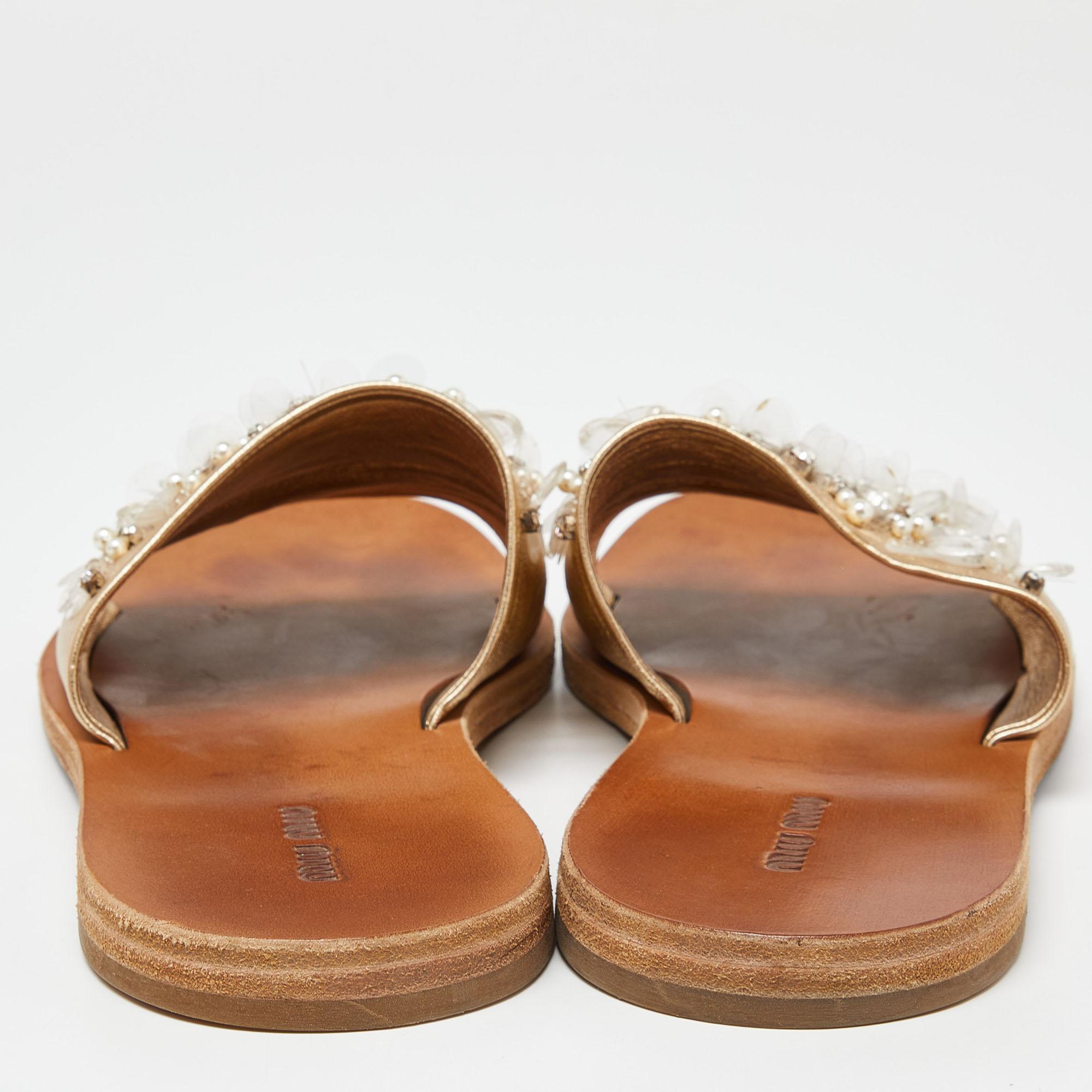 Miu Miu Gold Leather Crystal Embellished Open Toe Flat Slides Size 40 For Sale 1