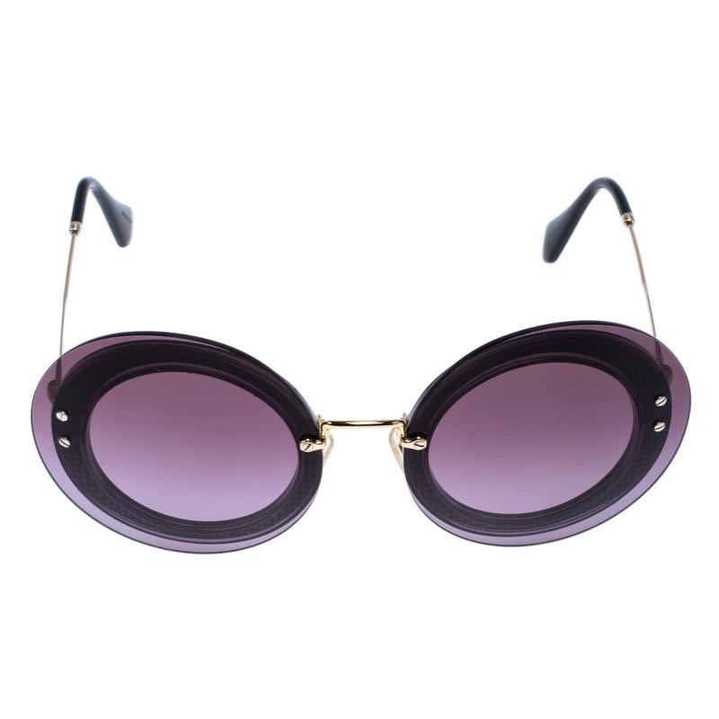 Styled to eloquently express your personal style, these Miu Miu sunglasses come in a round frame with the brand name detailed on the temples. While its design will make you stand out, the purple gradient lenses will provide sufficient protection.