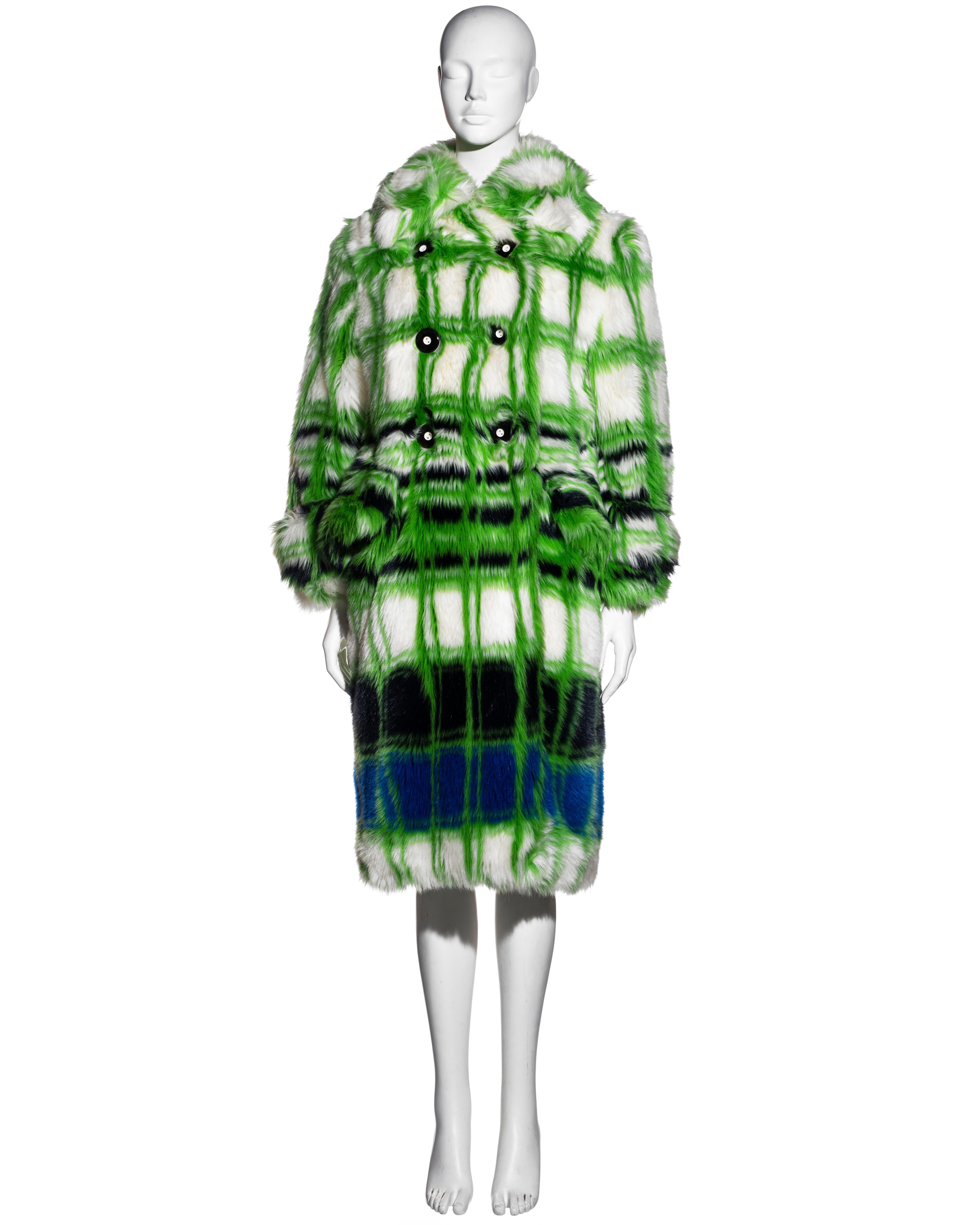 ▪ Miu Miu green and white checked faux fur double-breasted coat
▪ Large black and white buttons
▪ Buttoned sleeve tabs
▪ Two front flap pockets
▪ Fully lined
▪ Weighted fabric
▪ 100% Modacrylic
▪ Size Small
▪ Fall-Winter 2017