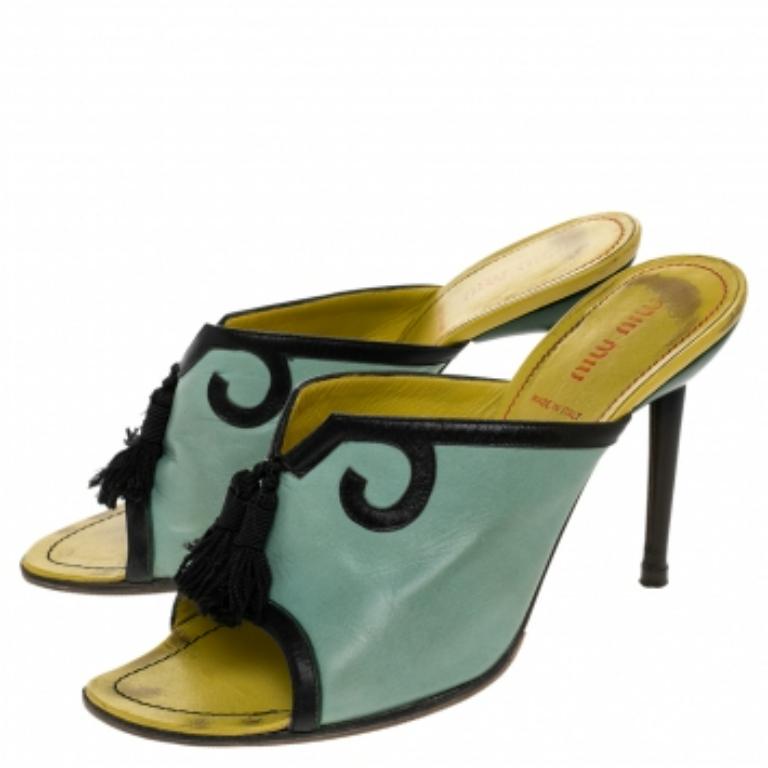 Gris Miu Miu Green/Black Leather Tassel Peep Toe Slide Sandals Size 38.5 en vente