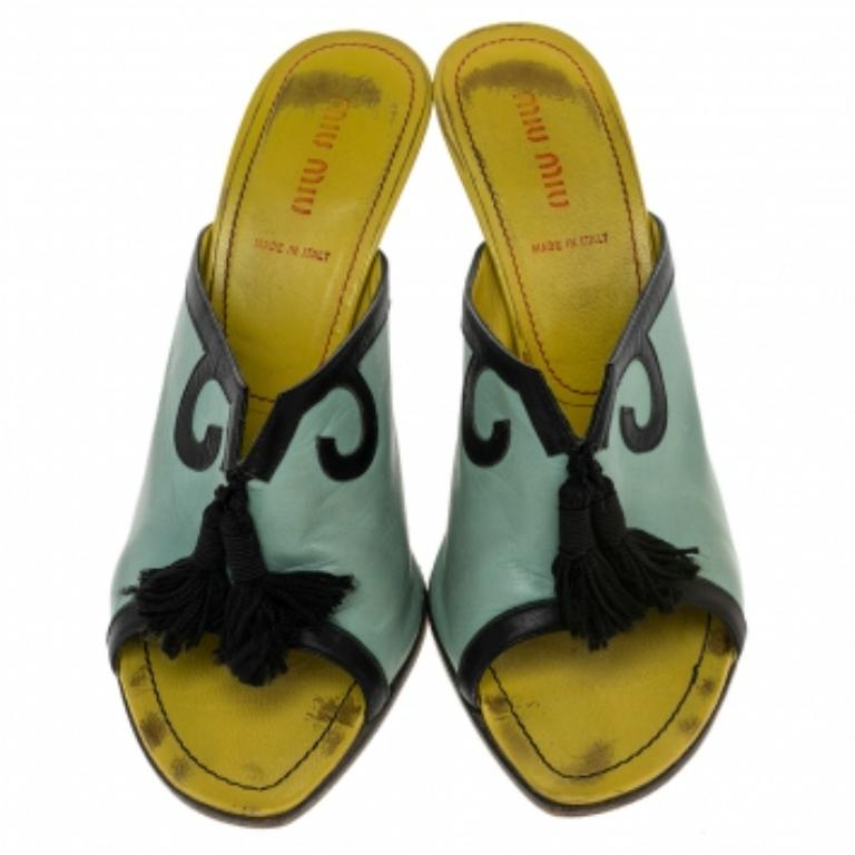 Miu Miu Green/Black Leather Tassel Peep Toe Slide Sandals Size 38.5 en vente 1