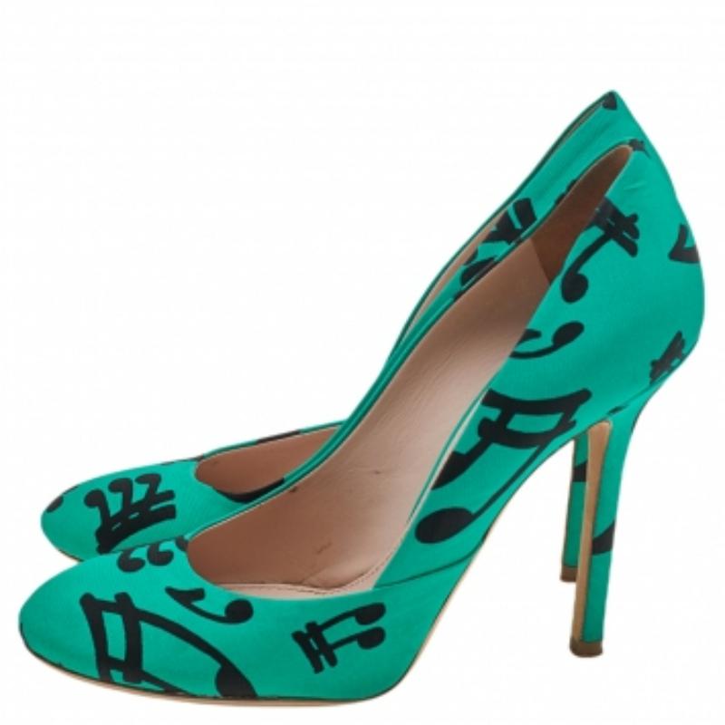 Blue Miu Miu Green/Black Printed Fabric Pumps Size 37 For Sale