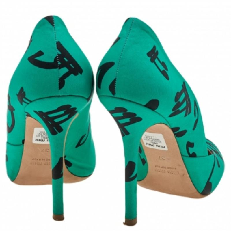 Miu Miu Green/Black Printed Fabric Pumps Size 37 For Sale 2
