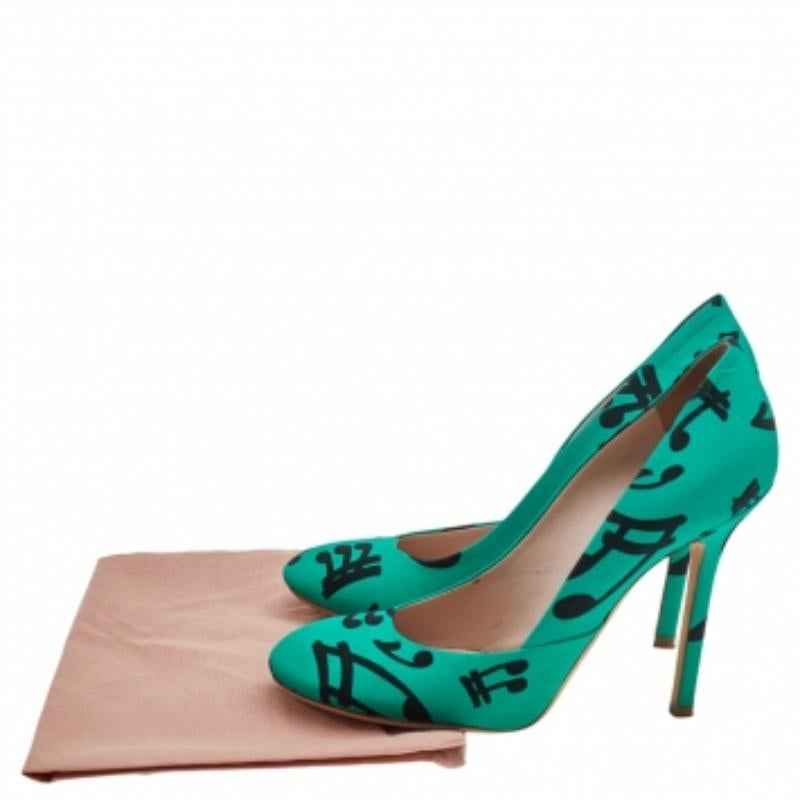 Miu Miu Green/Black Printed Fabric Pumps Size 37 For Sale 4