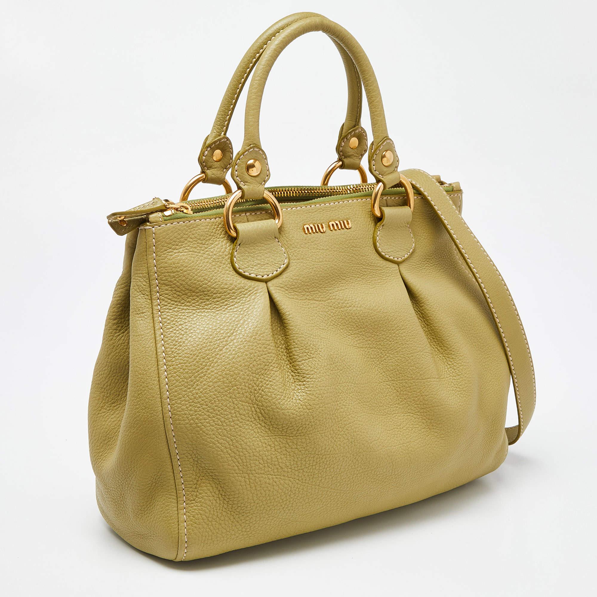  Sac cabas en cuir Vitello Daino vert Miu Pour femmes 