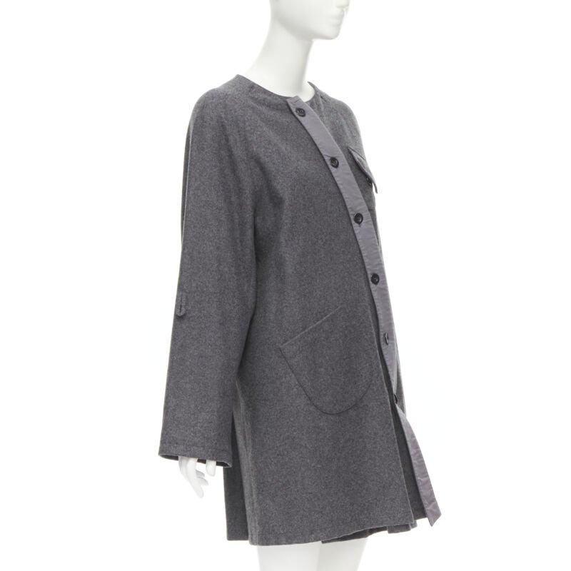 MIU MIU cappotto boxy asimmetrico con bottoni in misto lana e cashmere grigio IT38 XS In condizioni ottime in vendita a Hong Kong, NT