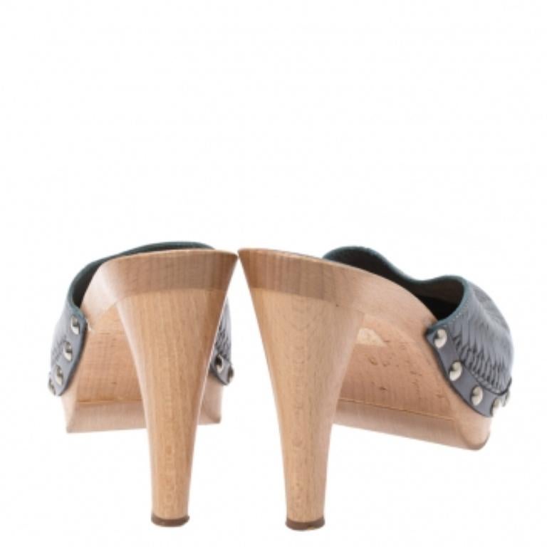 Miu Miu Grey Leather Studded Platform Clogs Size 40 en venta 1