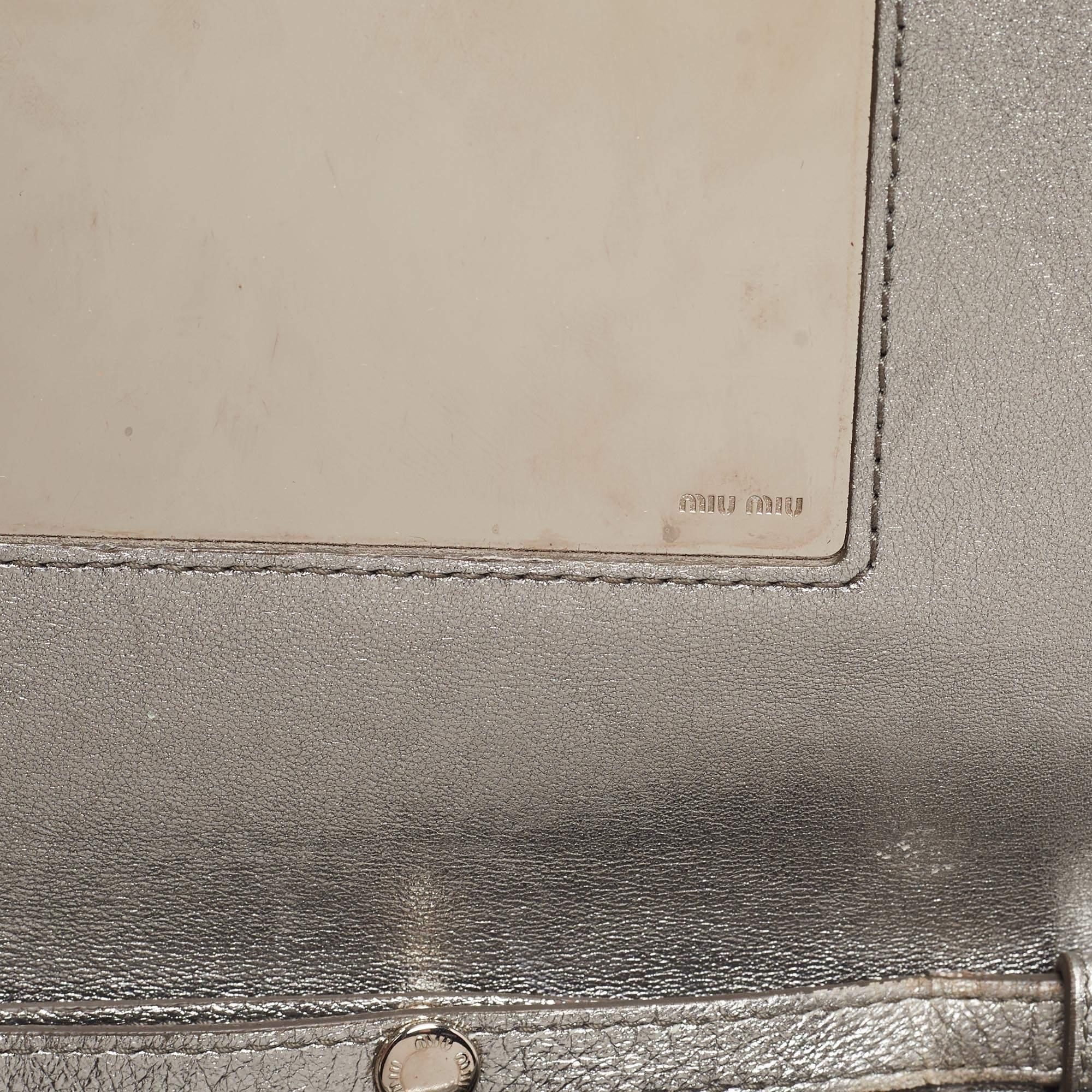 Miu Miu Grey Matelassé Leather Chain Crossbody Bag For Sale 11