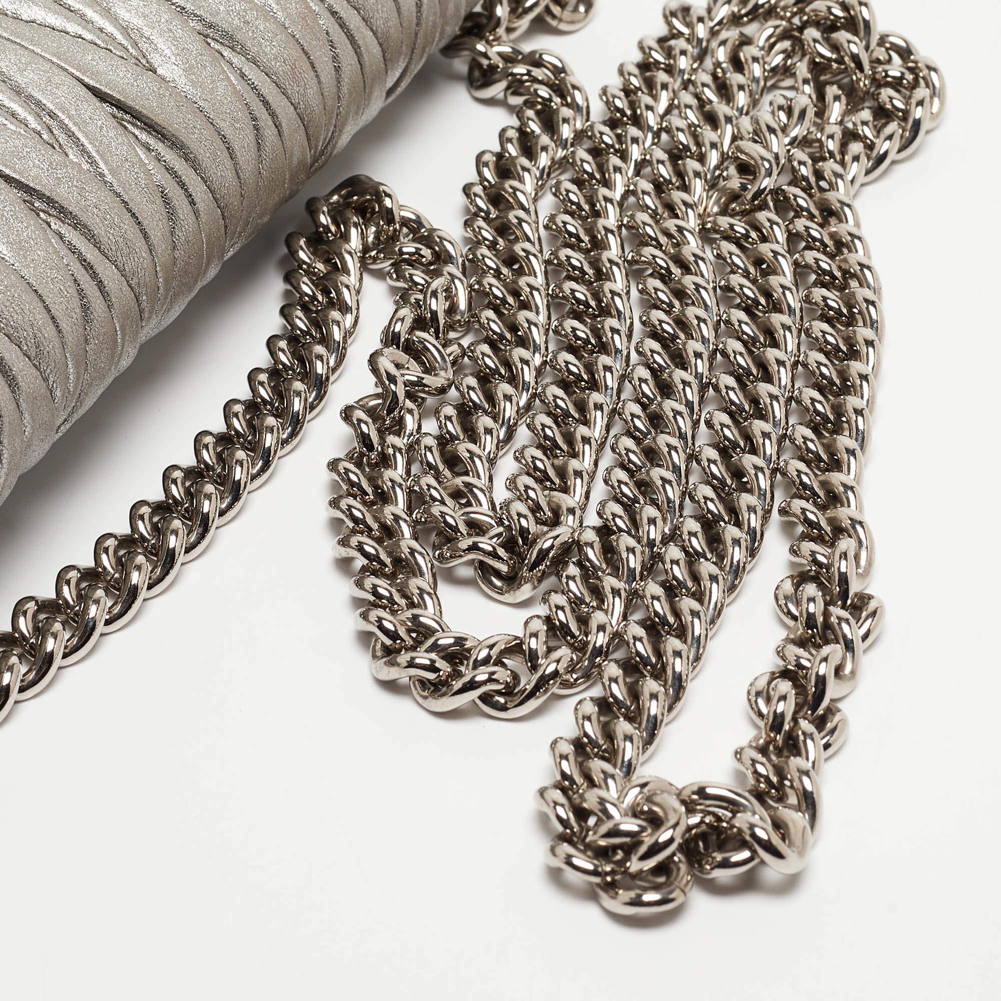 Miu Miu Grey Matelassé Leather Chain Crossbody Bag For Sale 3