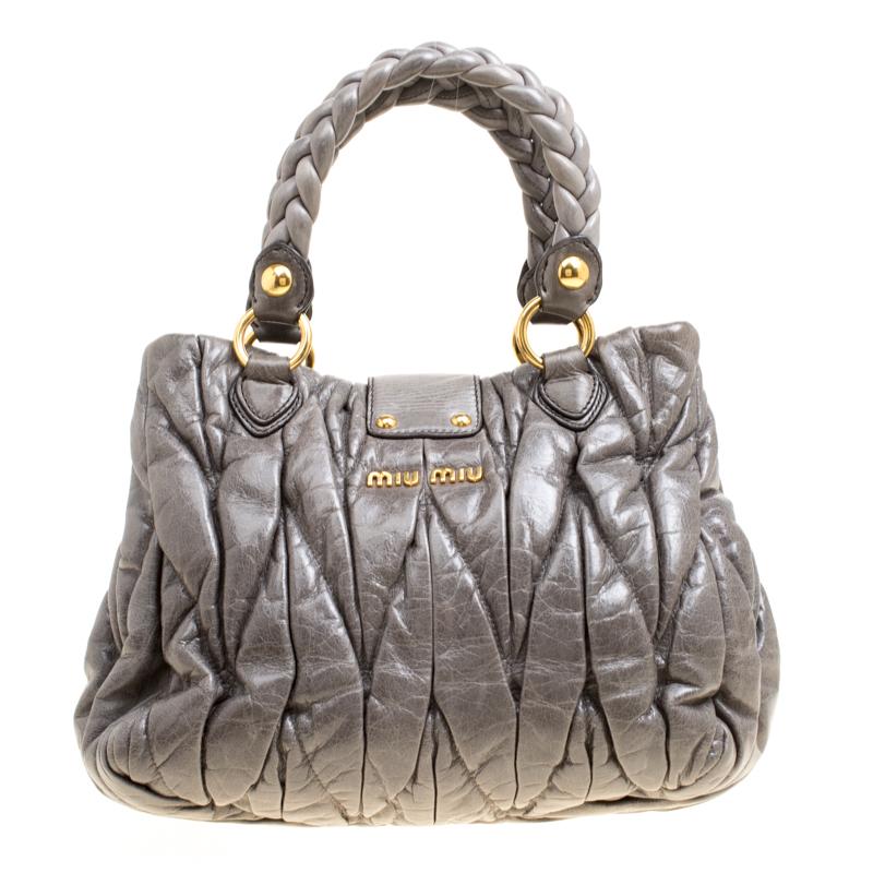 Miu Miu Grey Matelasse Leather Coffer Two Way Top Handle Bag im Zustand „Gut“ in Dubai, Al Qouz 2
