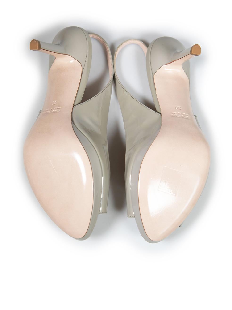 Miu Miu Grey Patent Leather Peep Toe Slingback Sandals Size IT 38 In Excellent Condition In London, GB