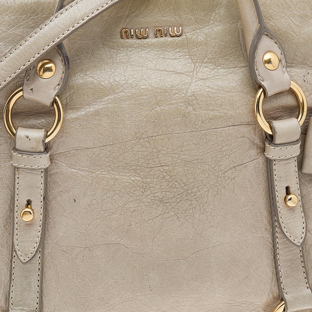 Miu - Sac à main en cuir Vitello Lux avec nœud gris 5