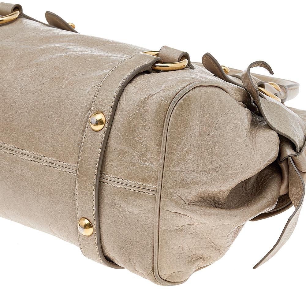 Miu - Sac à main en cuir Vitello Lux avec nœud gris 4