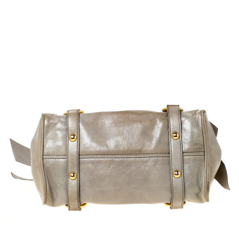 Miu Miu Miu Grau Vitello Lux Leder Henkeltasche mit Schleife Damen