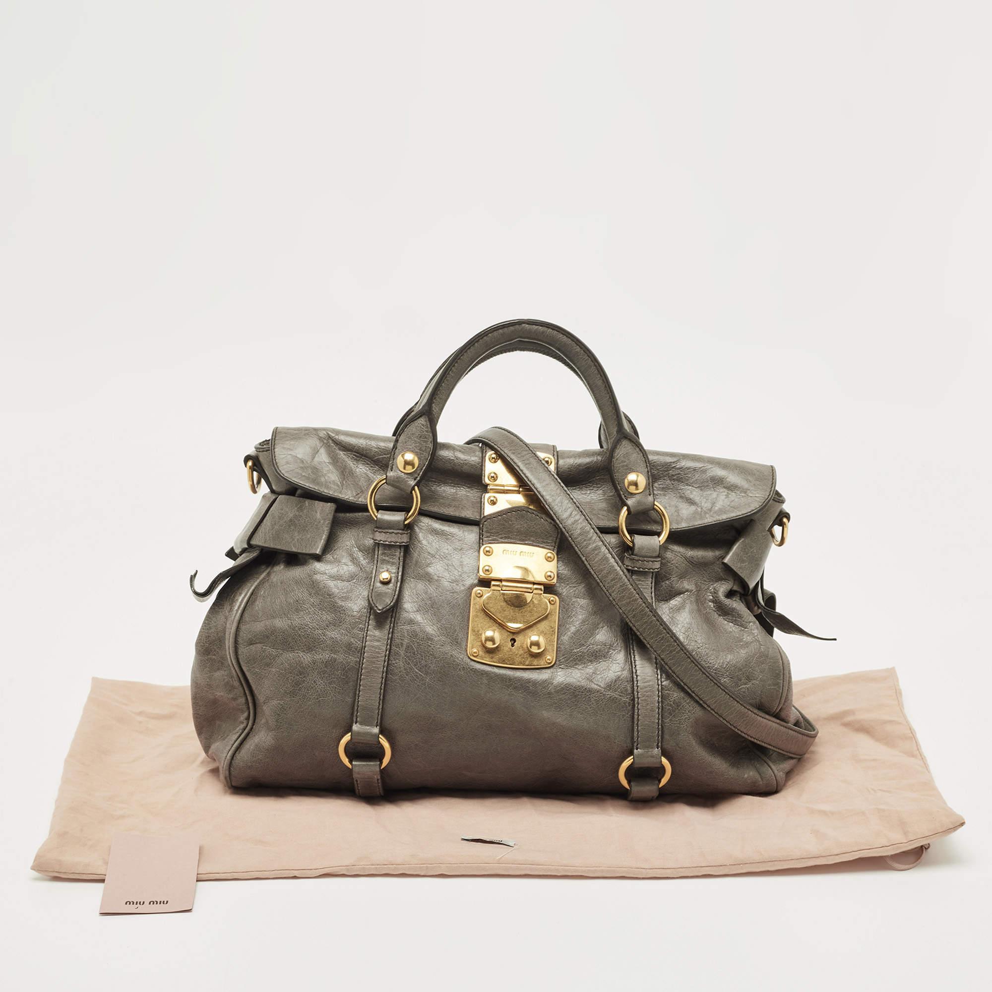 Miu Miu Grey Vitello Lux Leather Side Bow Bag In Good Condition In Dubai, Al Qouz 2