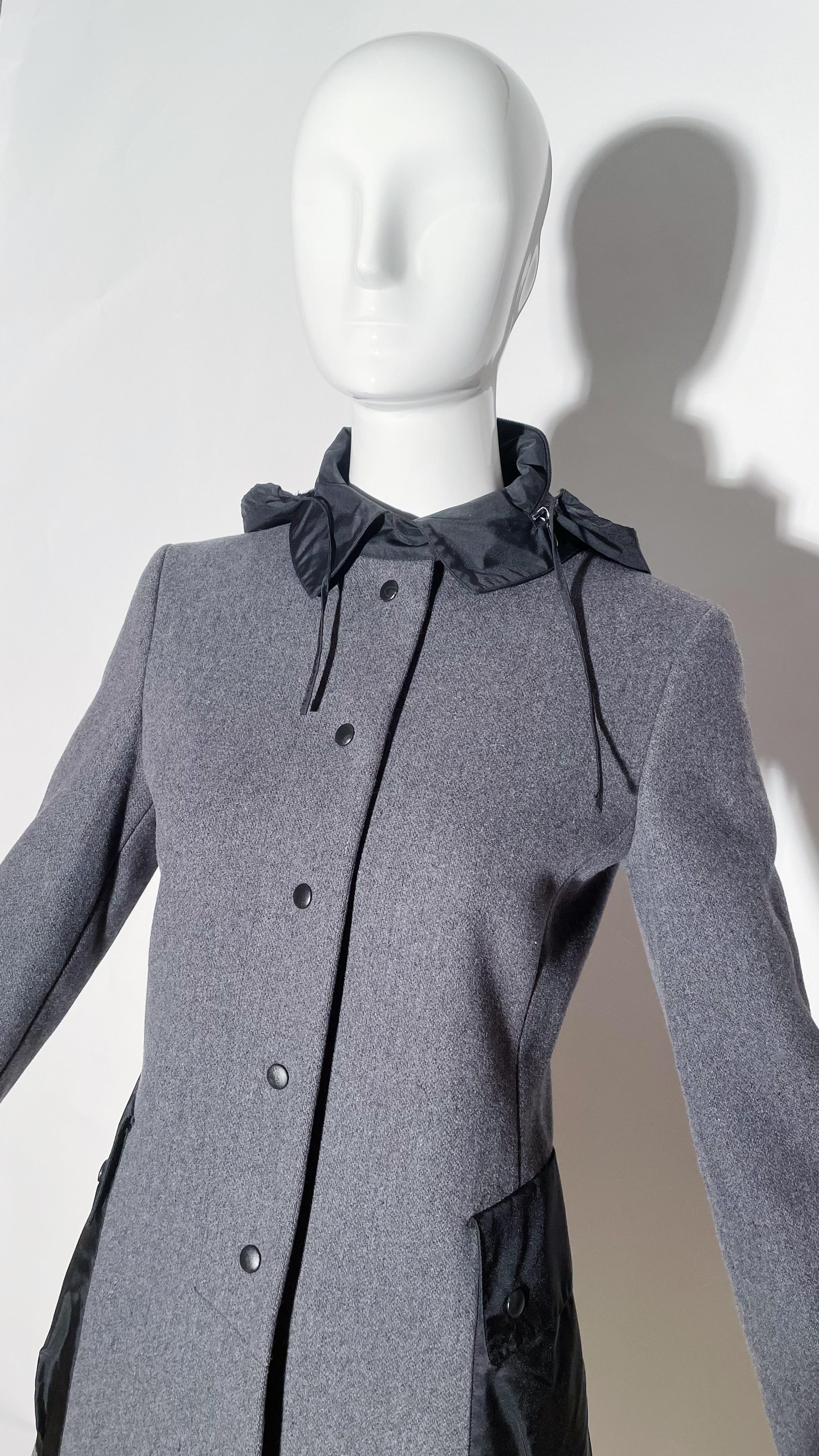 Miu Miu Grey Wool Coat In Excellent Condition For Sale In Waterford, MI