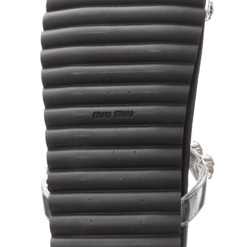 MIU MIU sandali piatti in velluto argento metallizzato con strass grandi EU36 in vendita 5