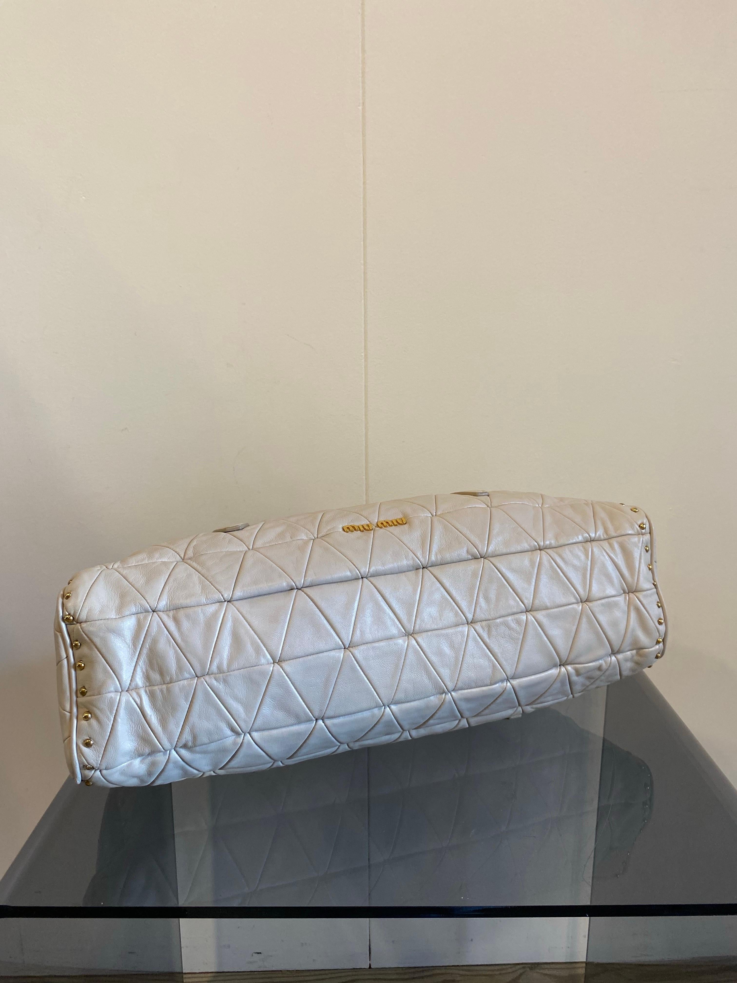 Miu Miu Ledertasche 5