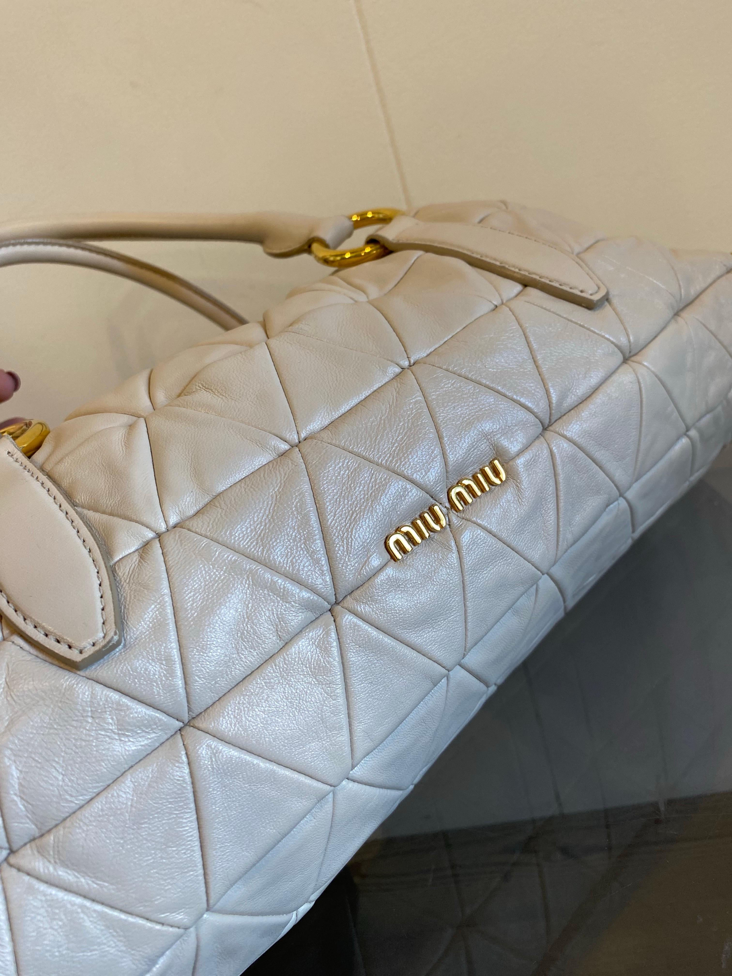 Miu Miu Ledertasche 6
