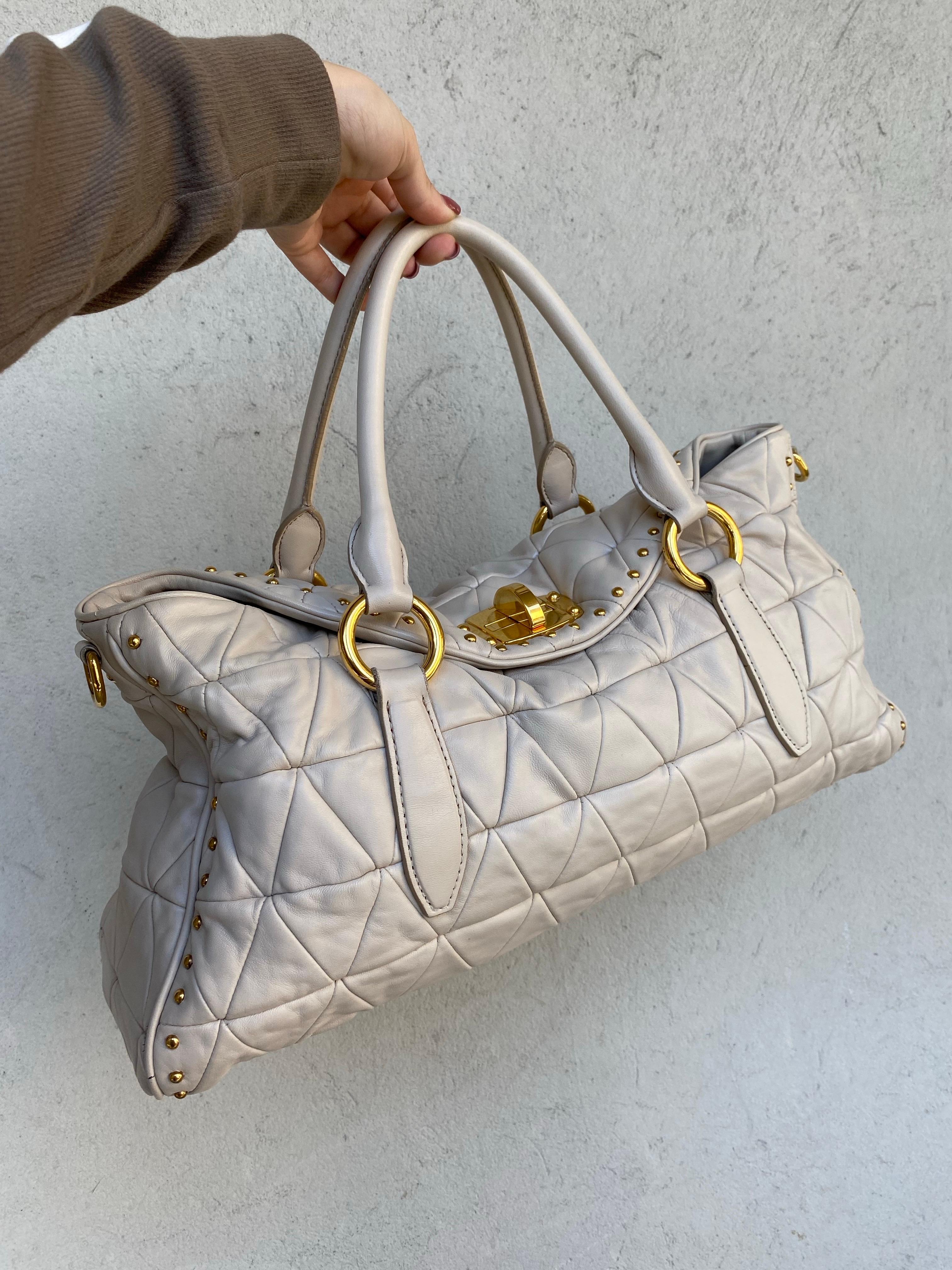 Miu Miu Ledertasche 8