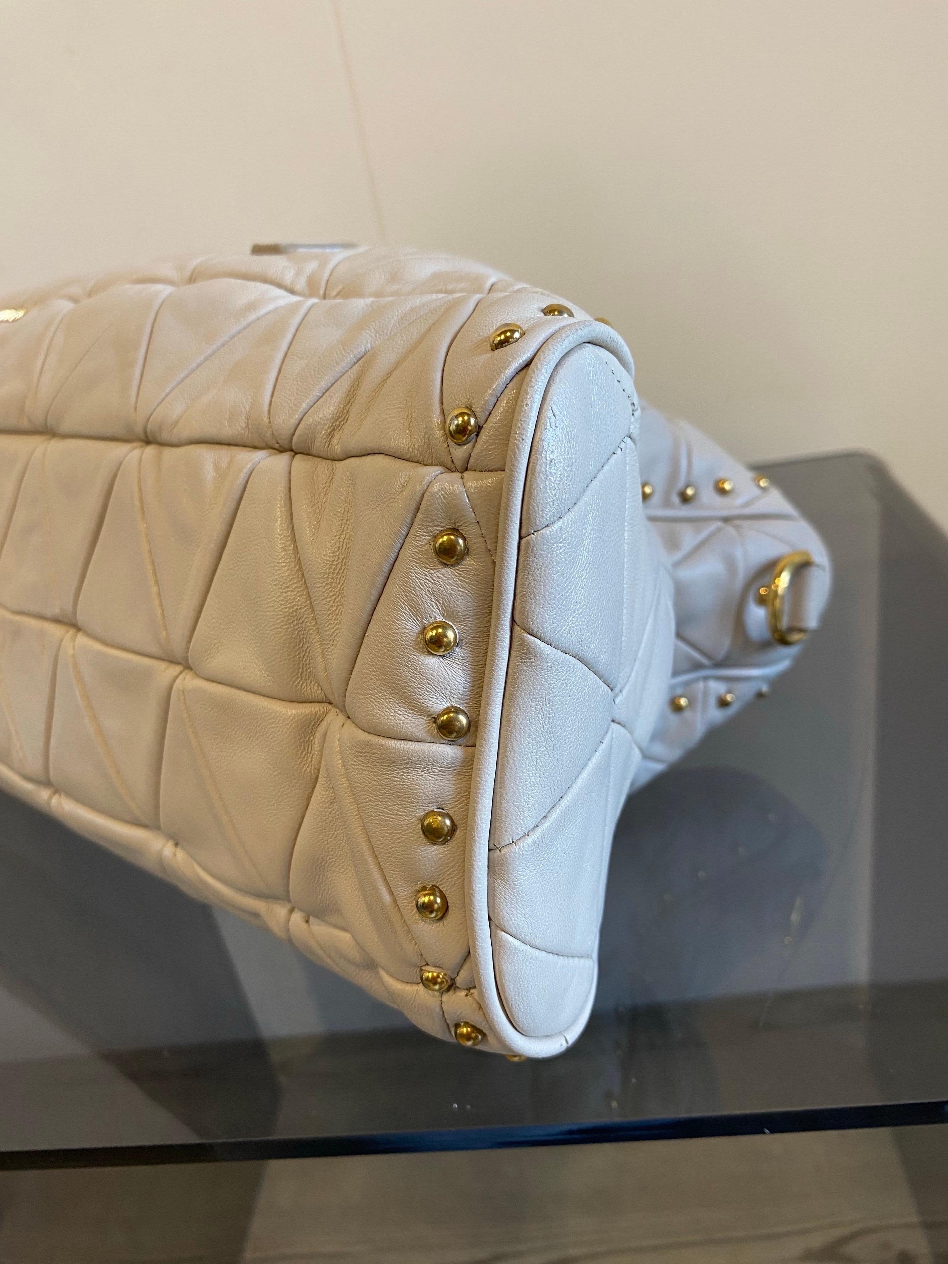 Miu Miu Ledertasche 10
