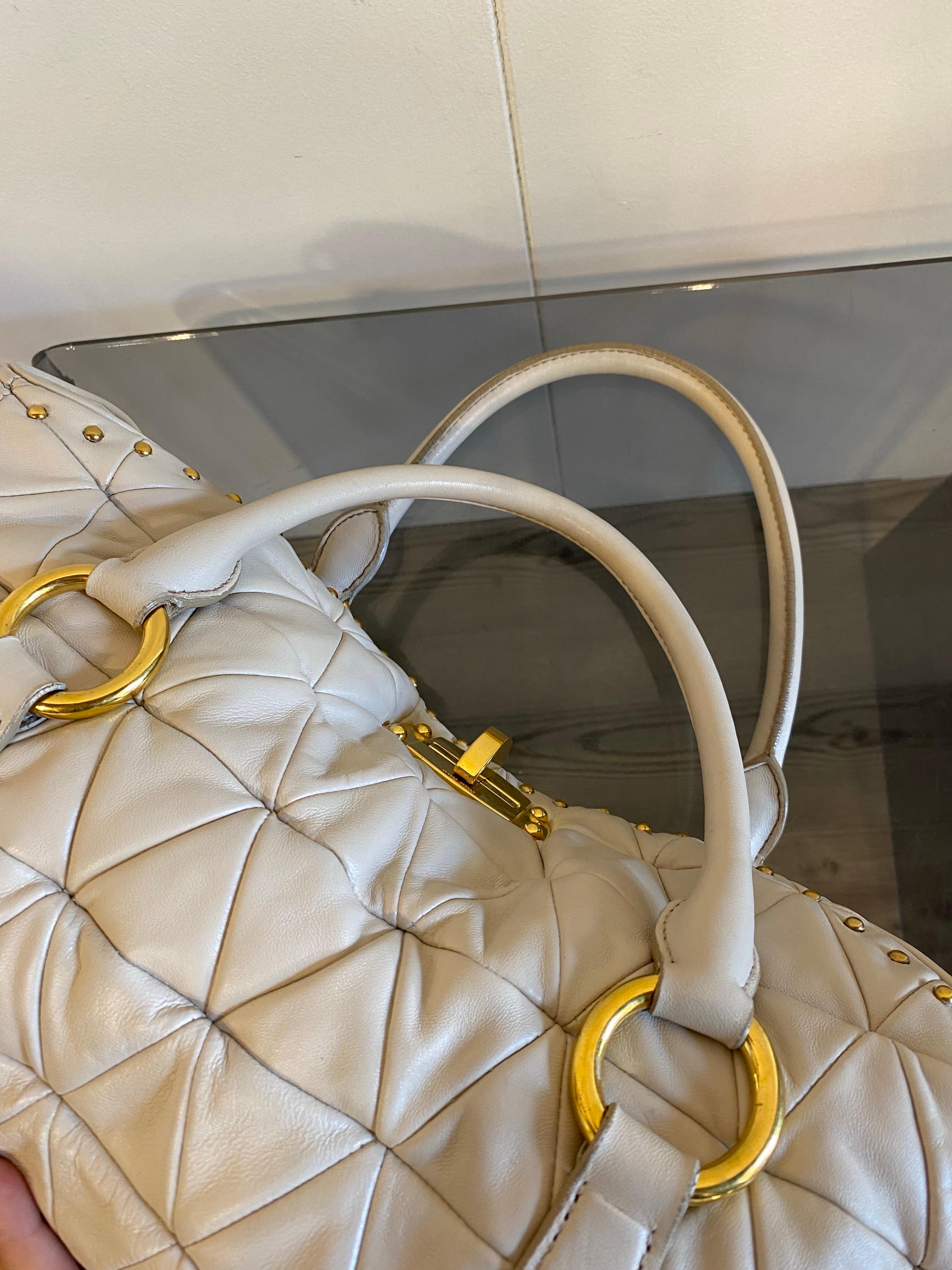Miu Miu Ledertasche 11