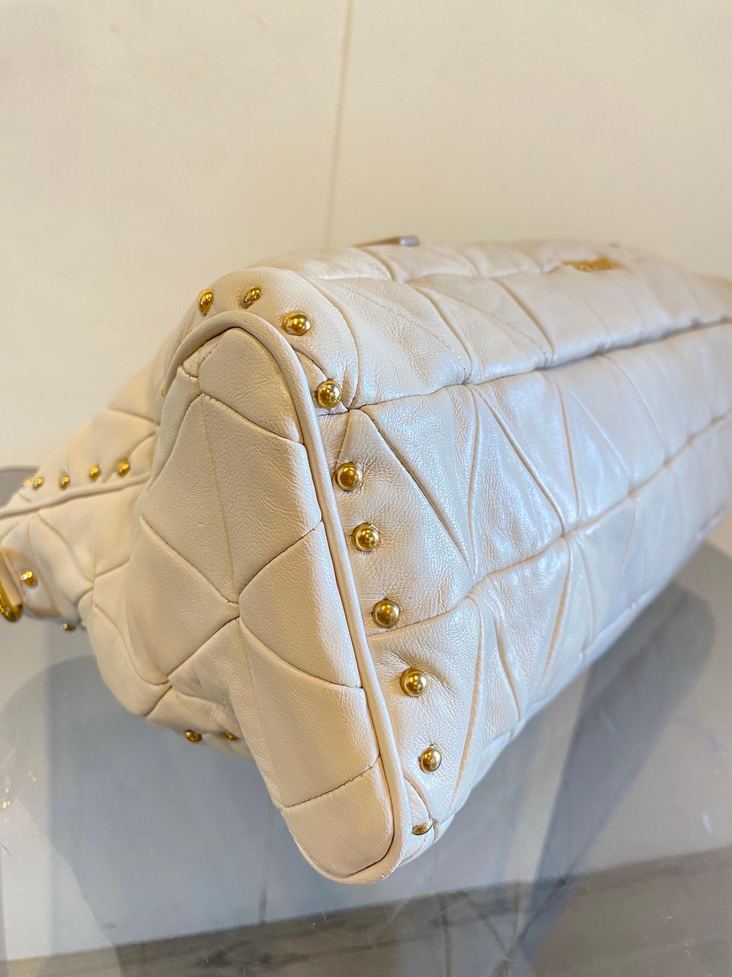 Miu Miu Ledertasche 12