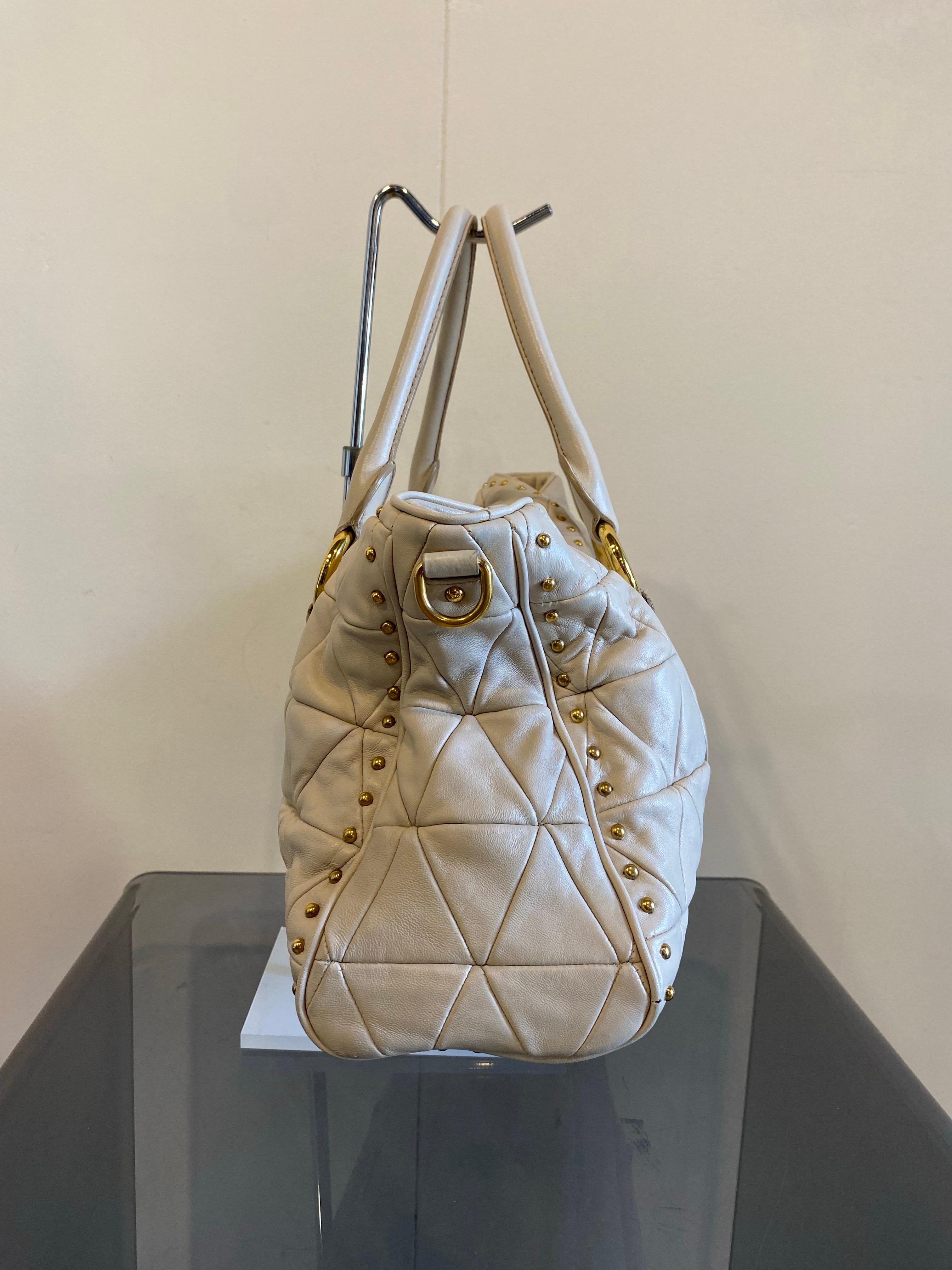 Miu Miu Ledertasche 2