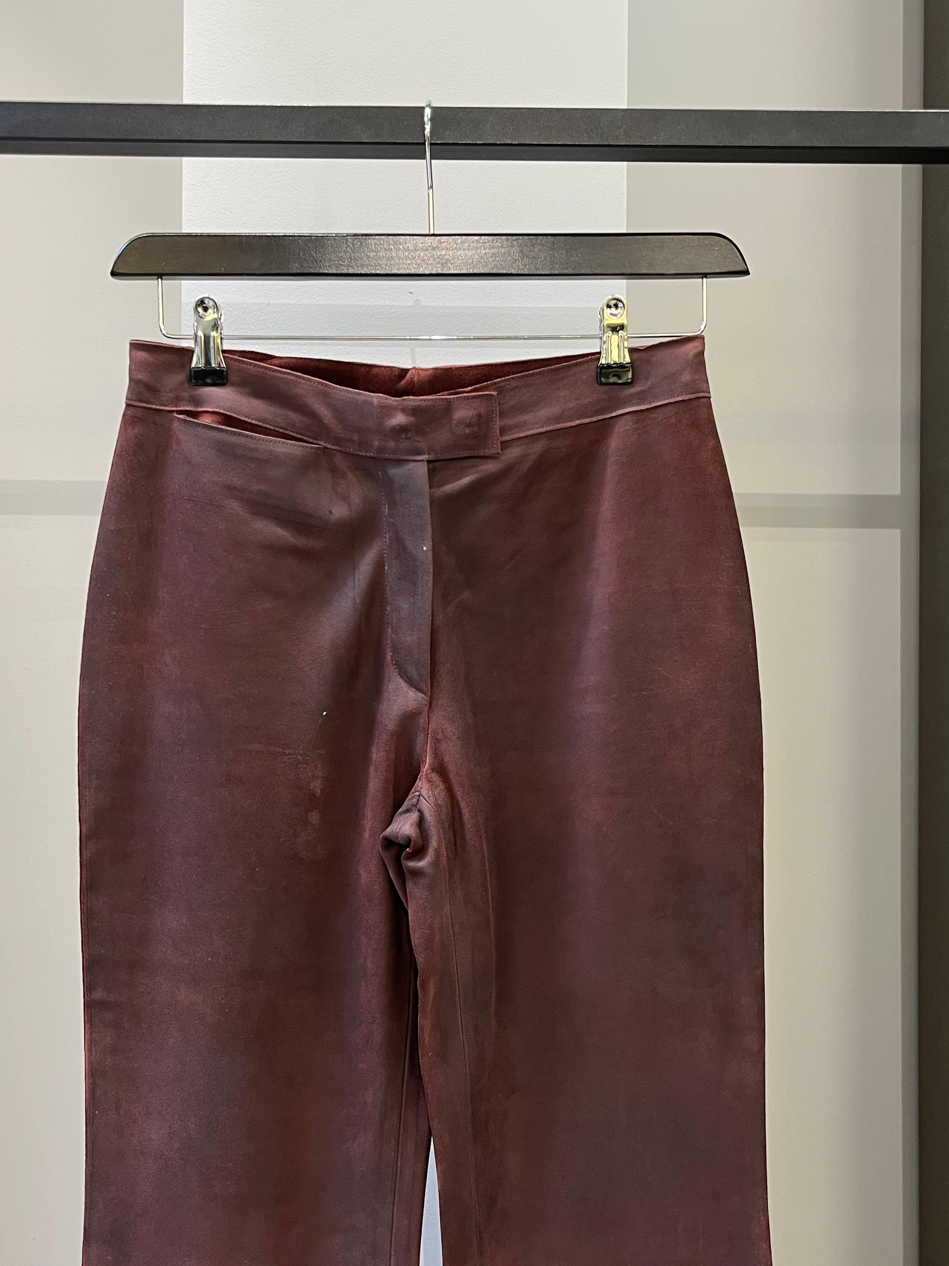 Miu Miu
Pantalon en cuir marron
Taille IT 40

Magnifique pantalon en cuir marron Miu Miu en taille IT 40. En très bon état, fabriqué en Italie.

✈️ EU & US sera expédié avec UPS Expedited qui prend généralement 2-4 jours ouvrables pour arriver. Les