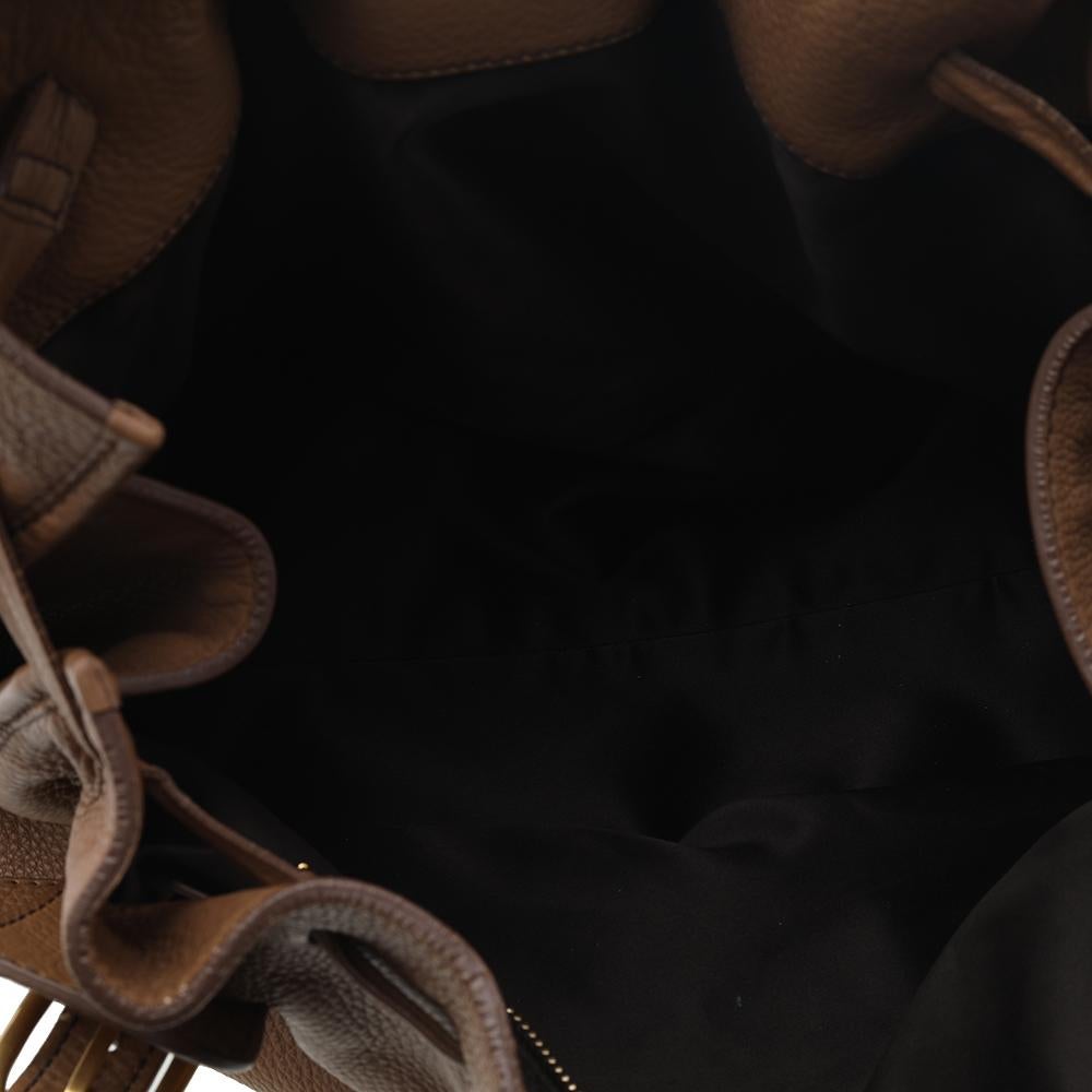 Miu Miu Light Brown Leather Drawstring Shoulder Bag In Good Condition In Dubai, Al Qouz 2