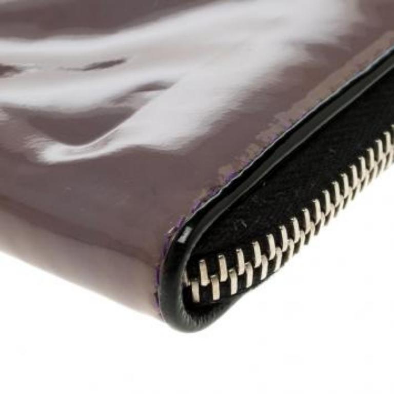Portafoglio con zip in pelle verniciata lilla Miu Miu in vendita 1